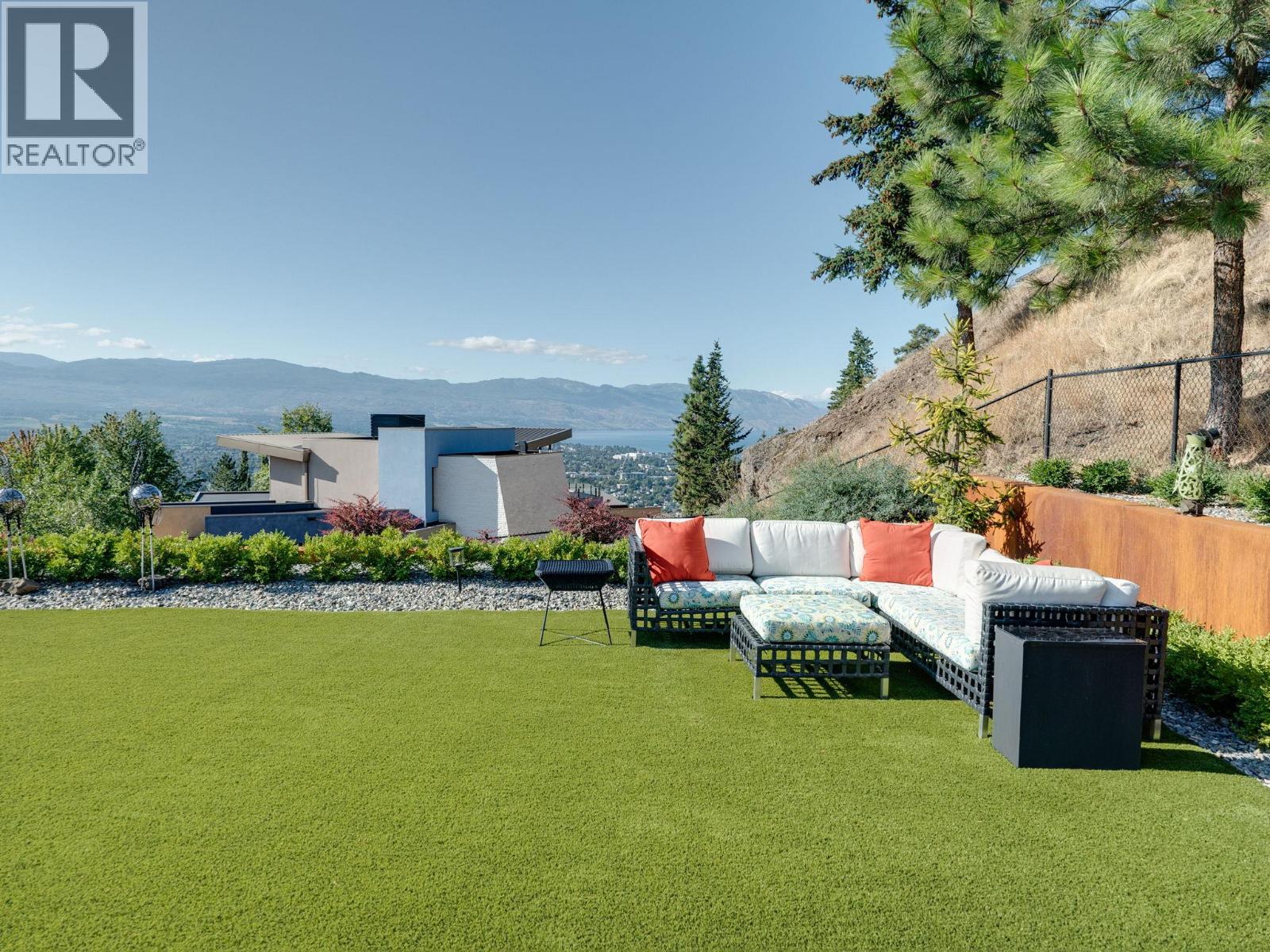 722 Highpointe Place, Kelowna, British Columbia  V1V 2Y3 - Photo 5 - 10380673