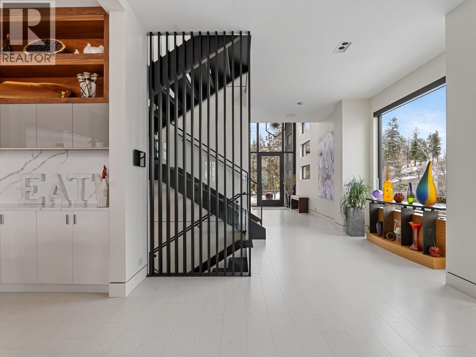 722 Highpointe Place, Kelowna, British Columbia  V1V 2Y3 - Photo 8 - 10380673