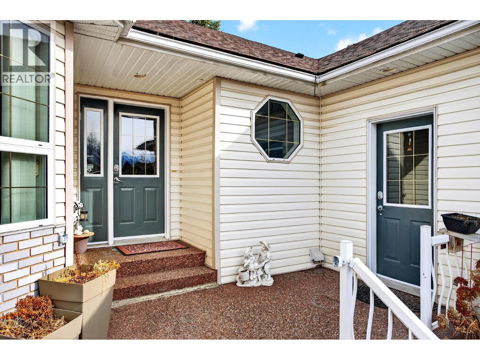1505 Cedar Street, Golden, British Columbia  V0A 1H6 - Photo 6 - 10380537