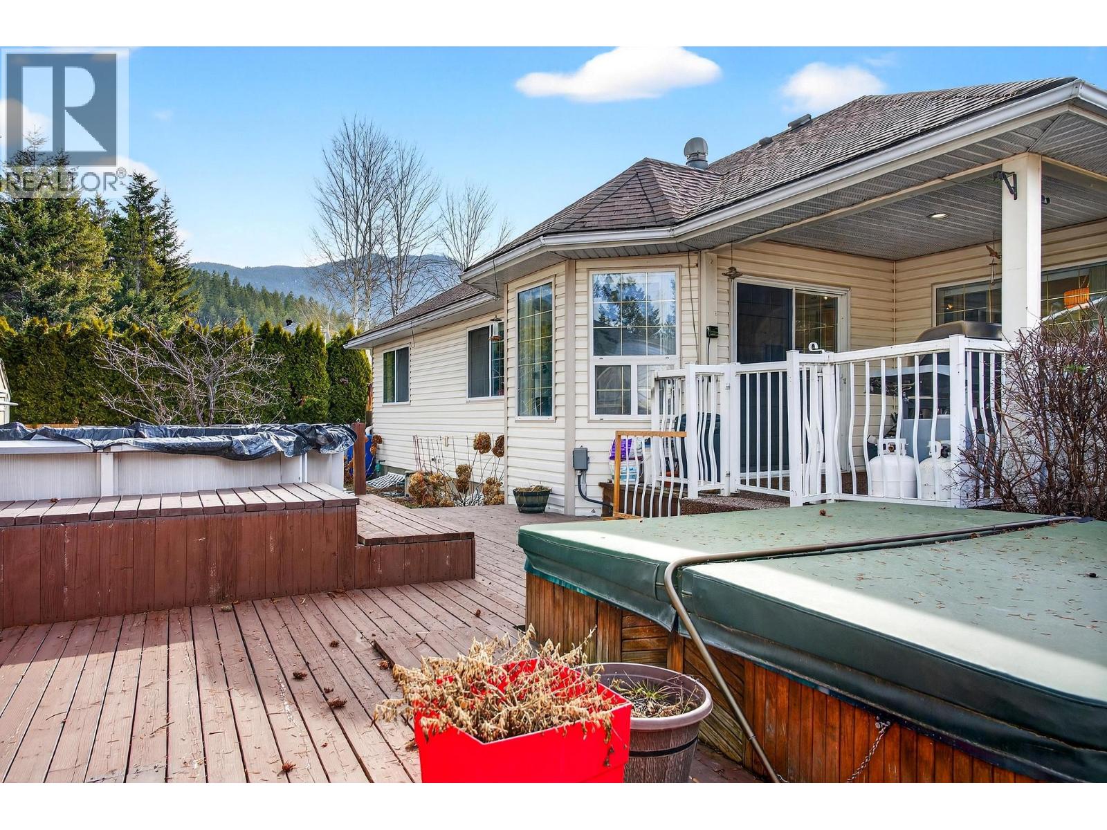 1505 Cedar Street, Golden, British Columbia  V0A 1H6 - Photo 63 - 10380537