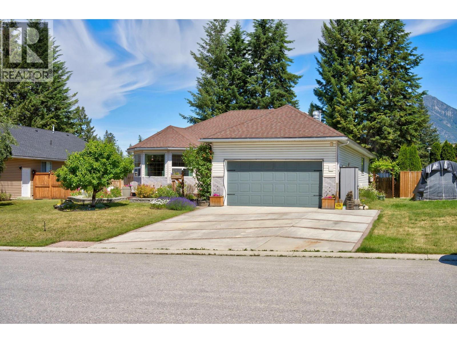 1505 Cedar Street, Golden, British Columbia  V0A 1H6 - Photo 86 - 10380537