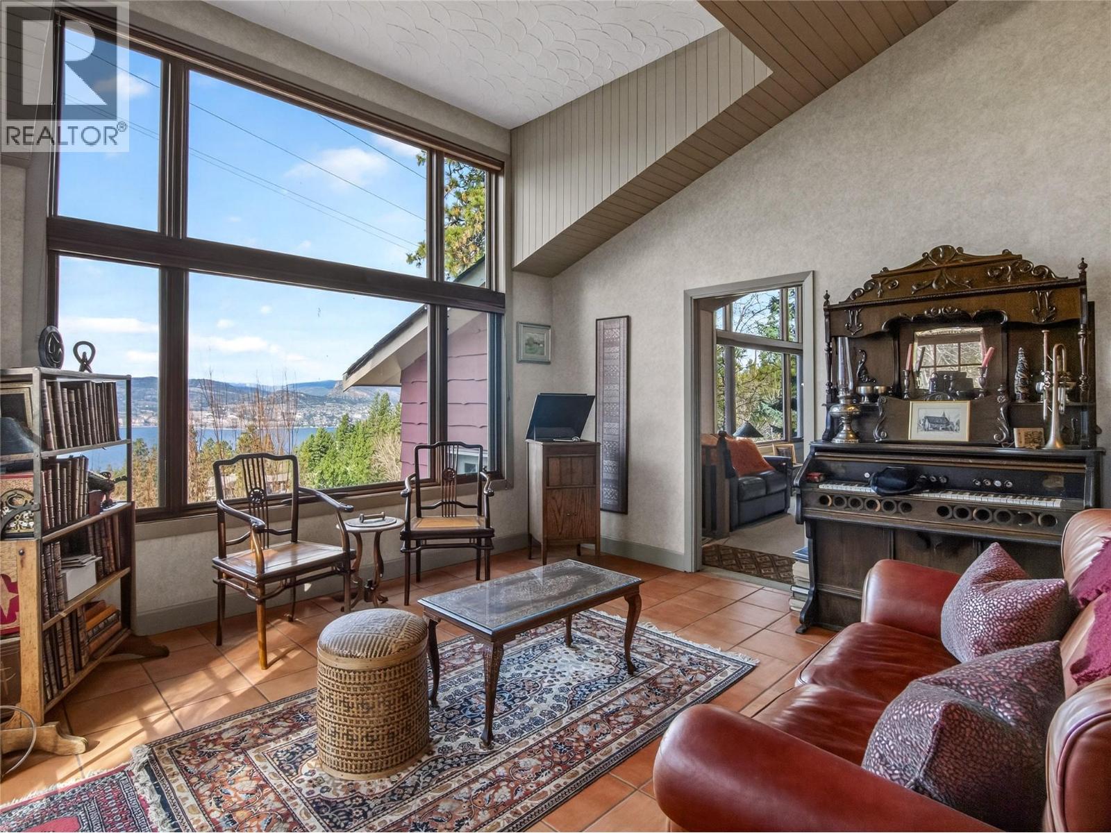 1910 Sutherland Road, Penticton, British Columbia  V2A 8T8 - Photo 8 - 10380457