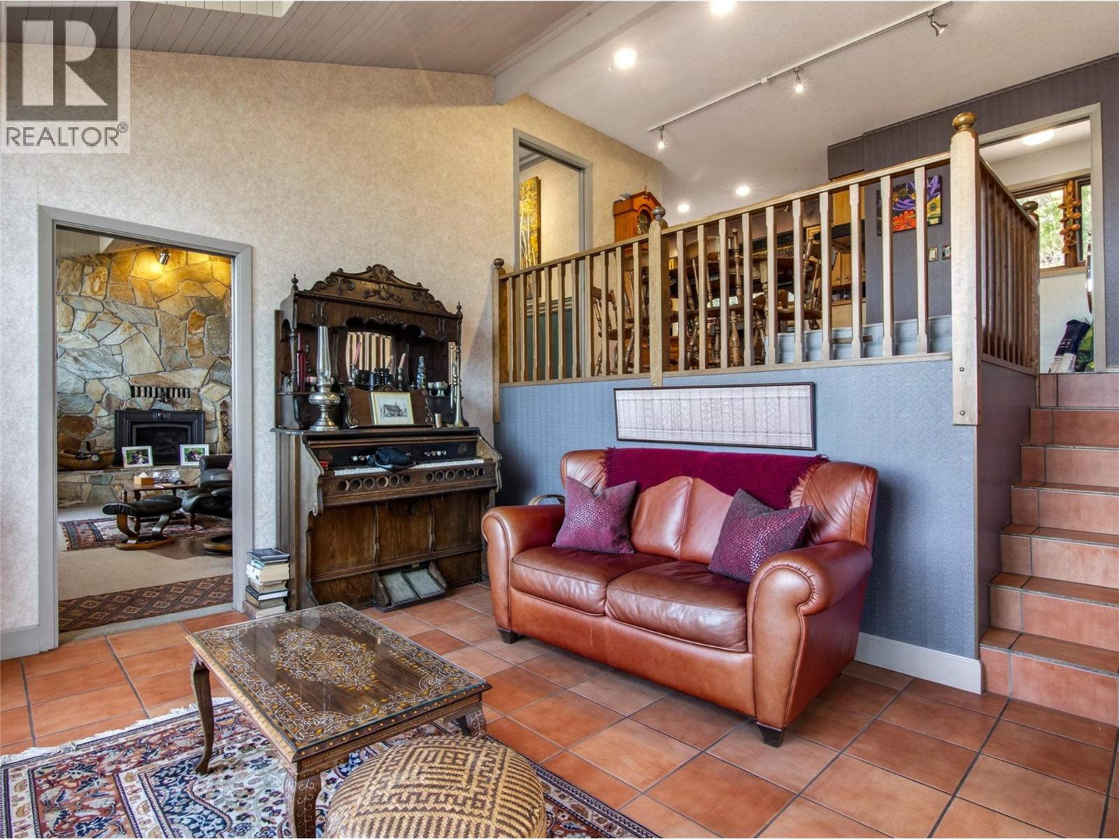 1910 Sutherland Road, Penticton, British Columbia  V2A 8T8 - Photo 9 - 10380457