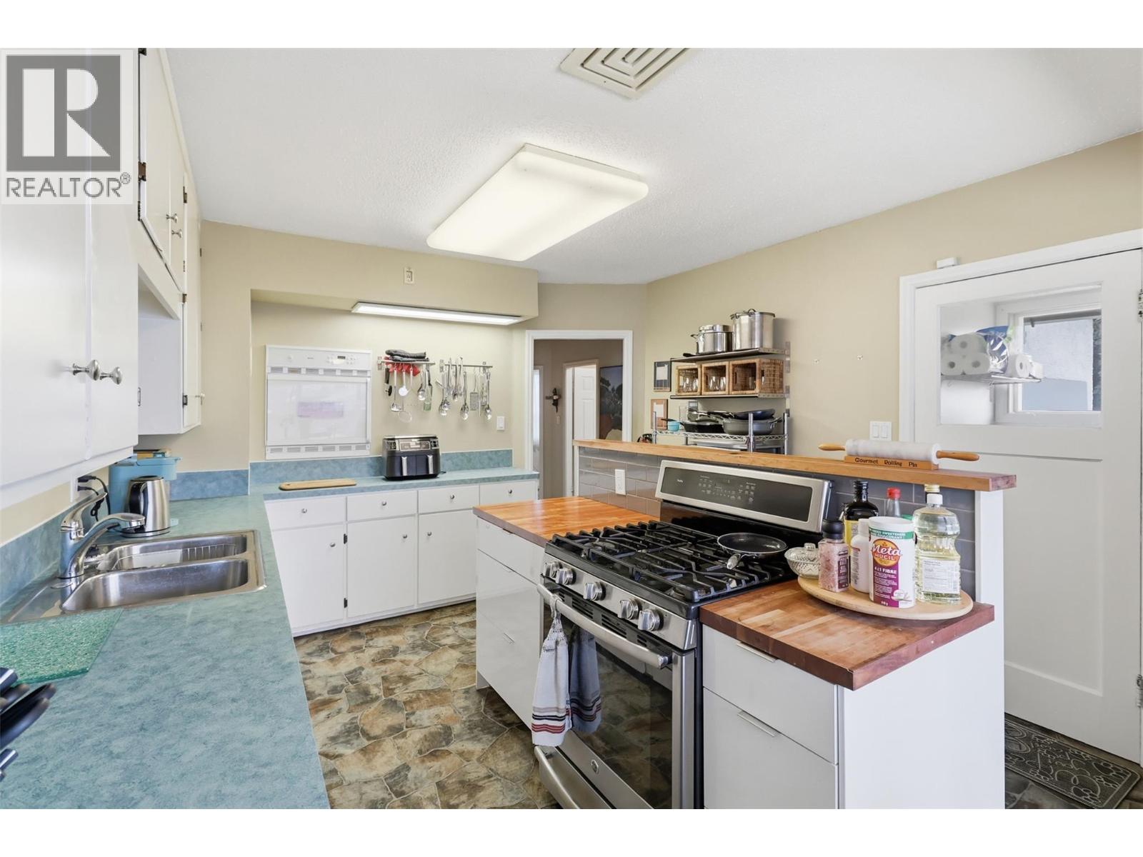 351 Fortune Drive, Kamloops, British Columbia  V2B 2H9 - Photo 6 - 10380717