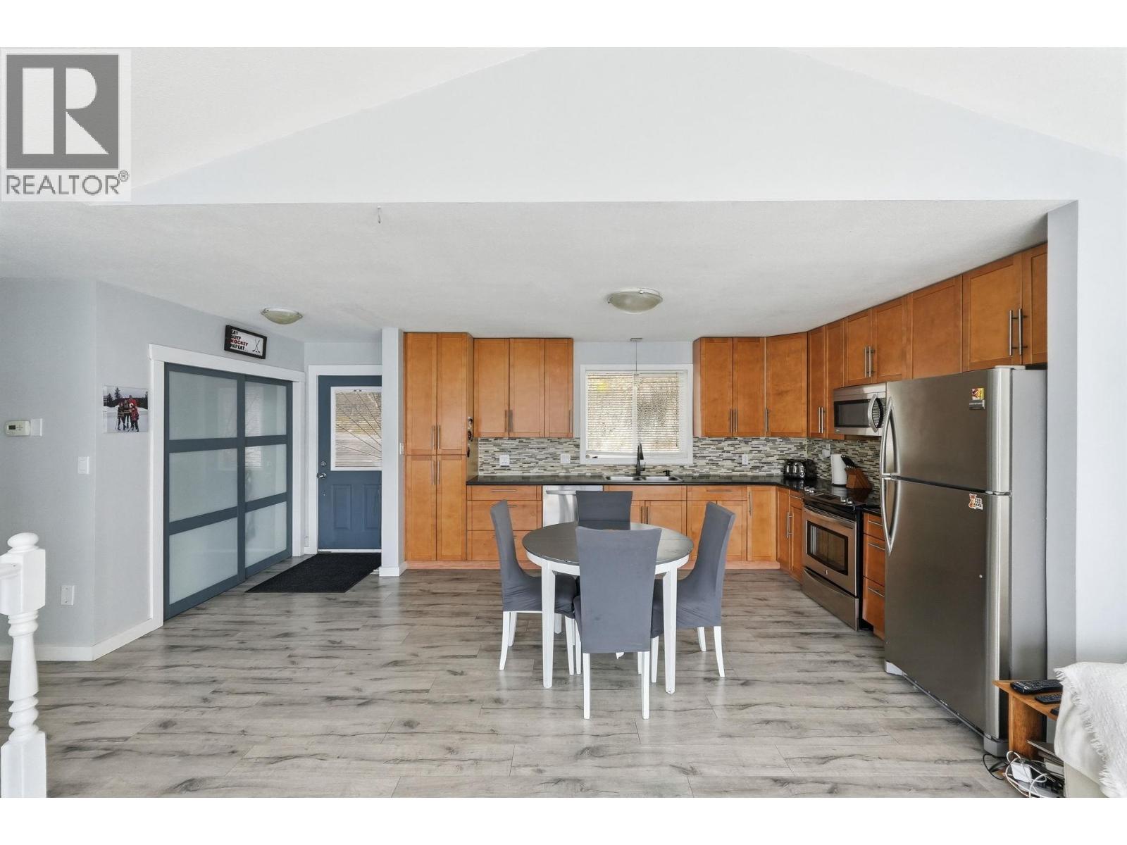 6251 Renfrew Road, Peachland, British Columbia  V0H 1X7 - Photo 6 - 10380068