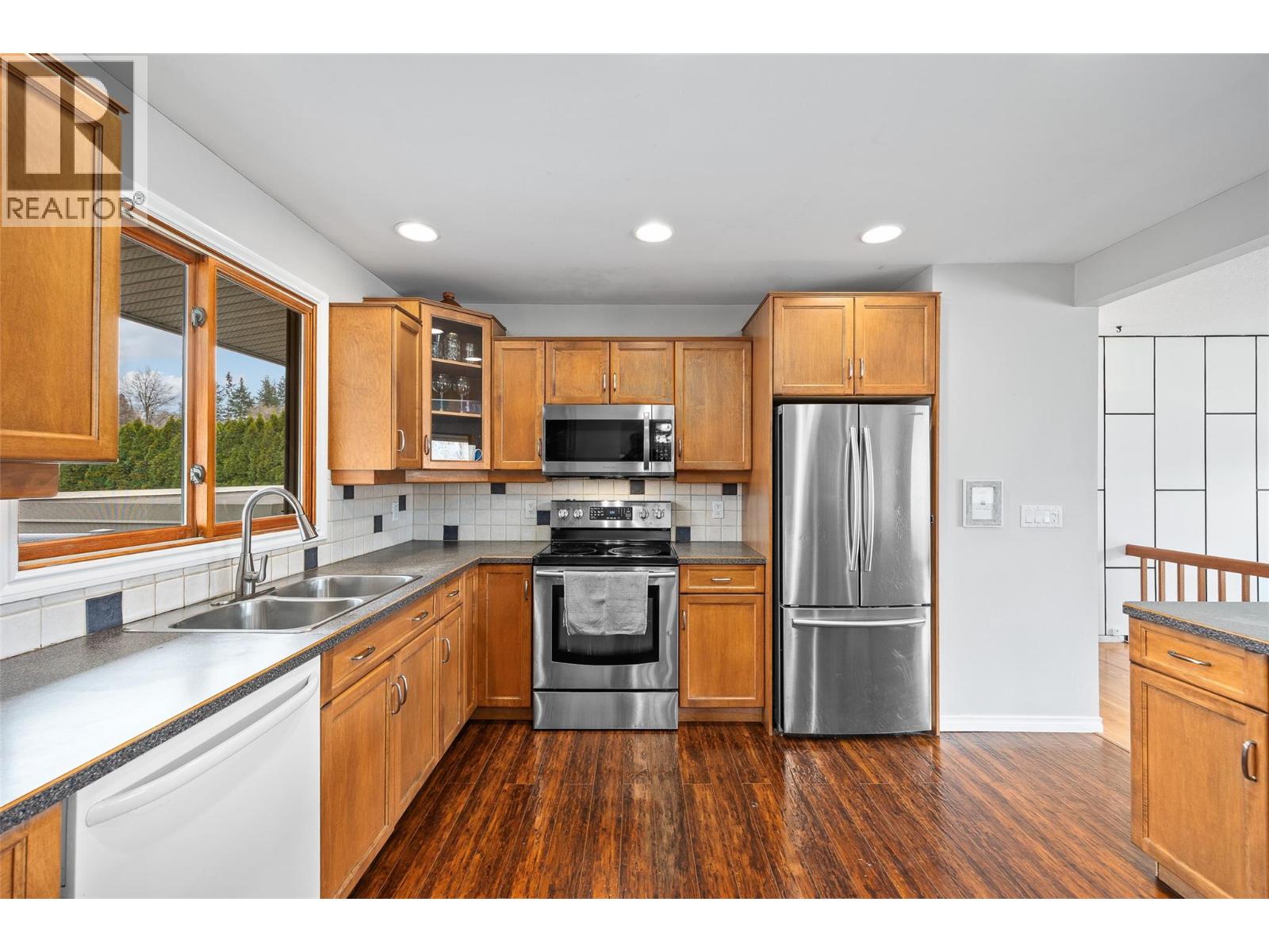 1394 Lombardy Square, Kelowna, British Columbia  V1Y 3S4 - Photo 10 - 10380701