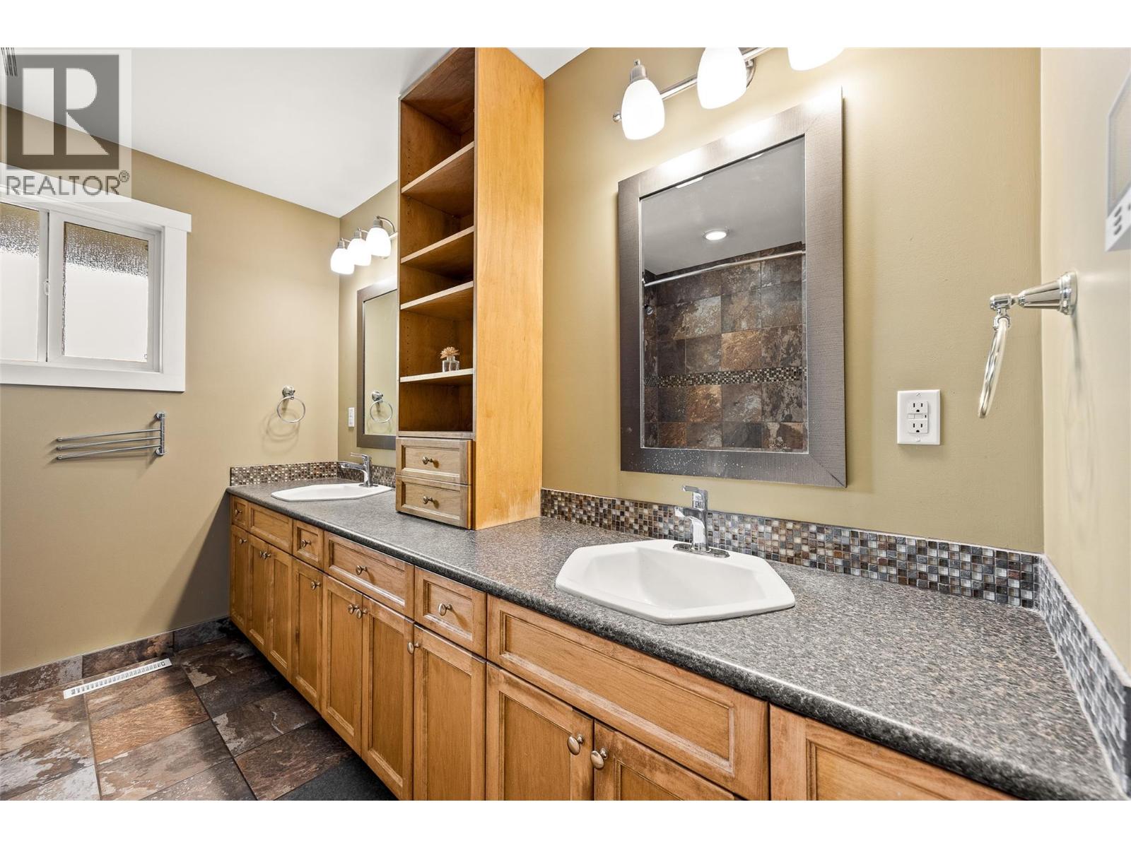 1394 Lombardy Square, Kelowna, British Columbia  V1Y 3S4 - Photo 17 - 10380701