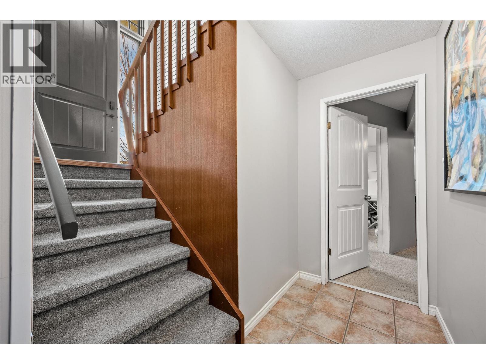 1394 Lombardy Square, Kelowna, British Columbia  V1Y 3S4 - Photo 19 - 10380701