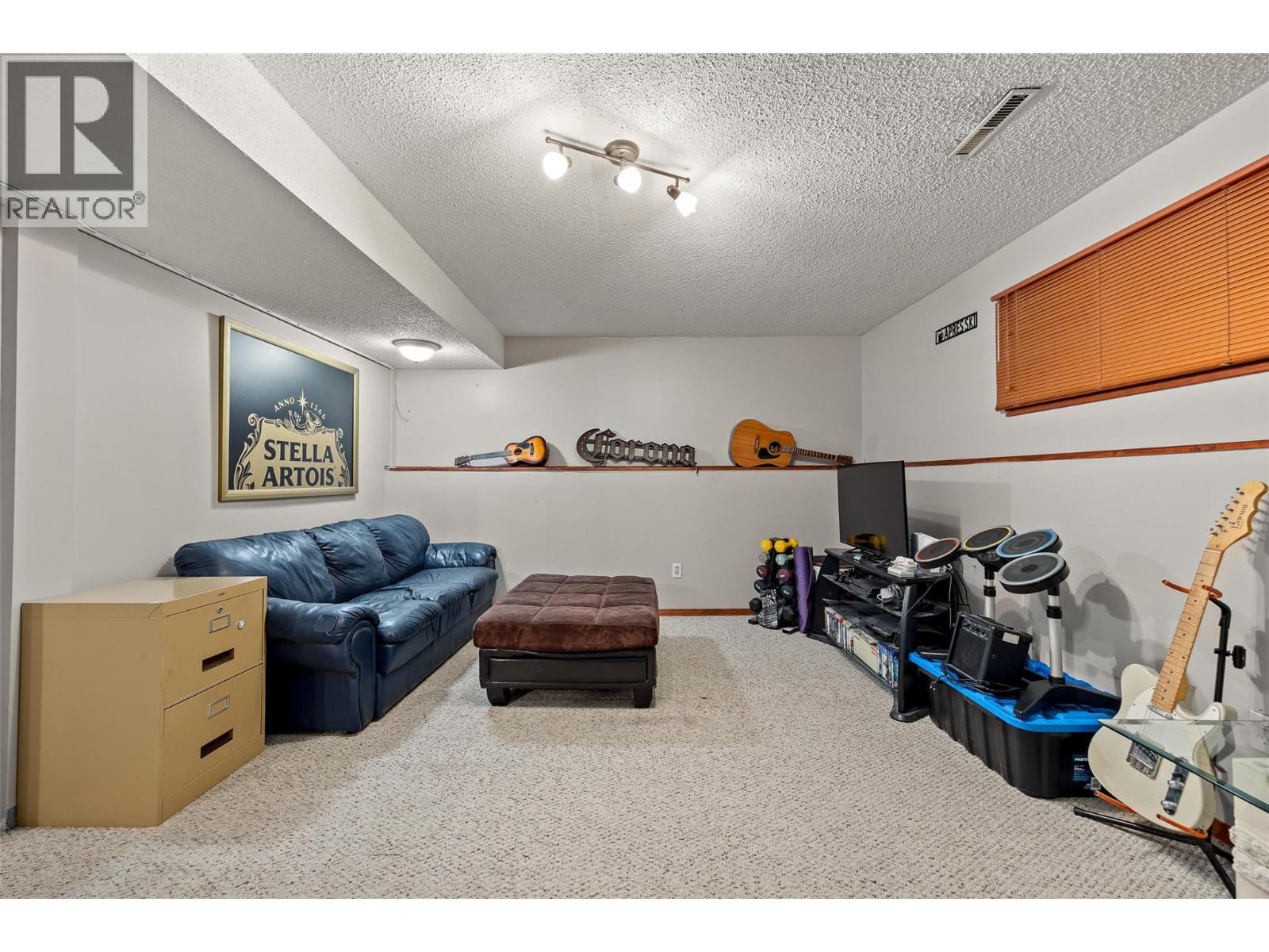 1394 Lombardy Square, Kelowna, British Columbia  V1Y 3S4 - Photo 21 - 10380701