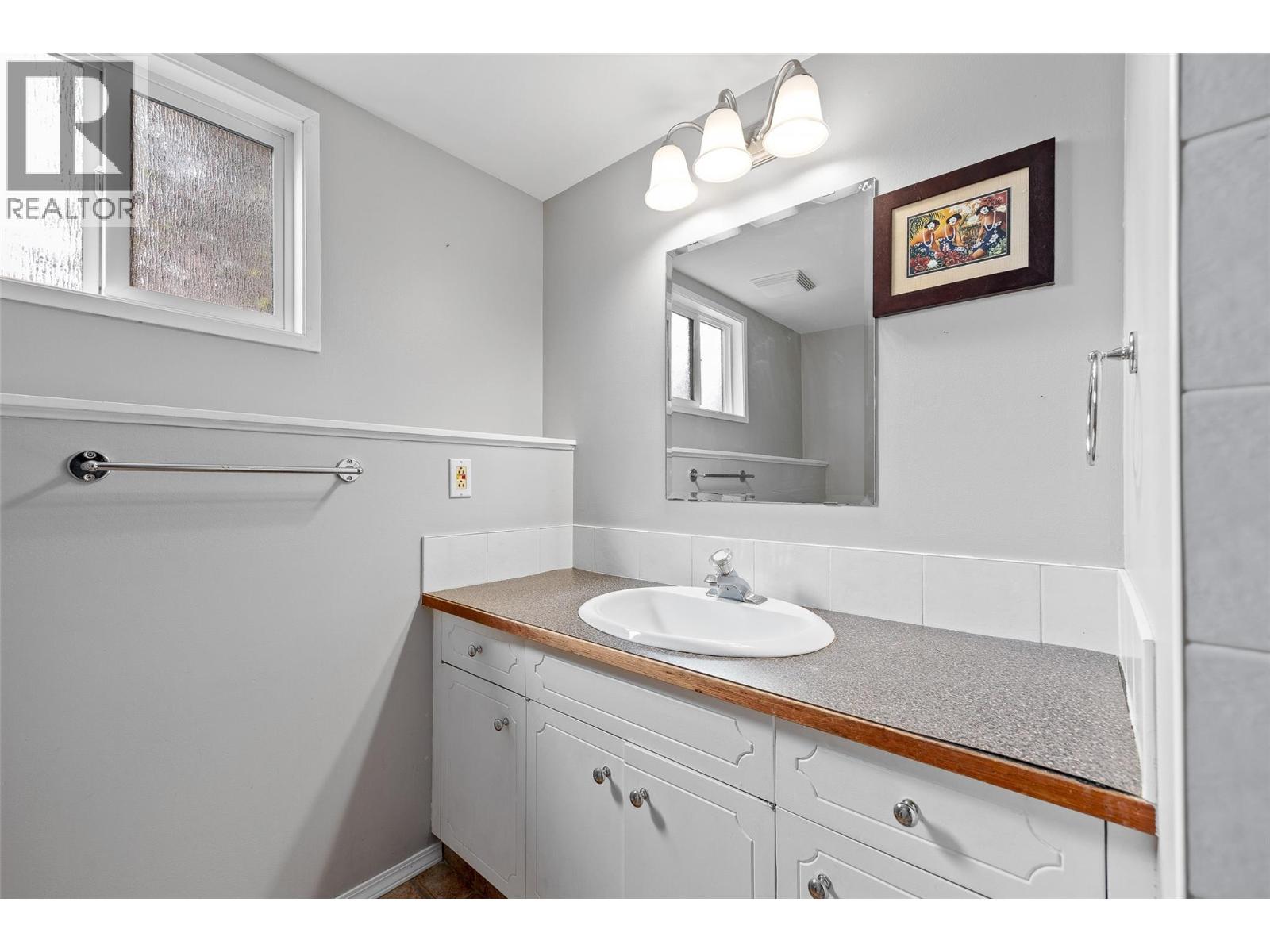 1394 Lombardy Square, Kelowna, British Columbia  V1Y 3S4 - Photo 26 - 10380701