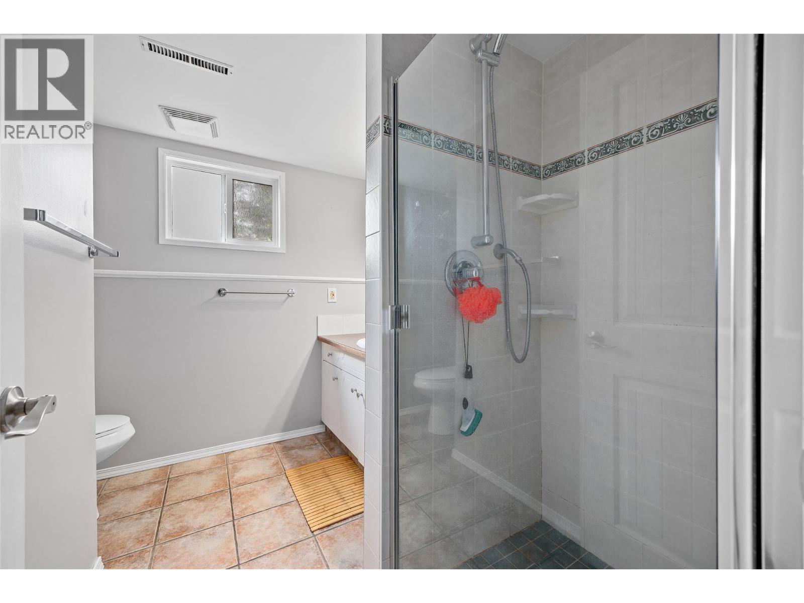 1394 Lombardy Square, Kelowna, British Columbia  V1Y 3S4 - Photo 27 - 10380701