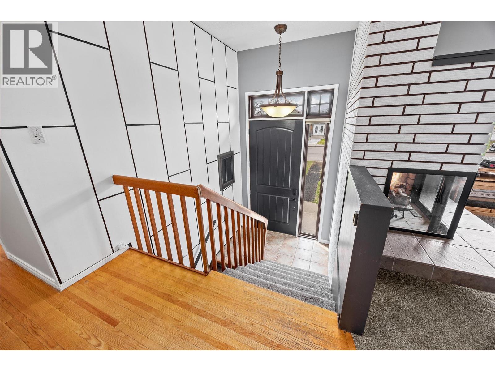 1394 Lombardy Square, Kelowna, British Columbia  V1Y 3S4 - Photo 3 - 10380701