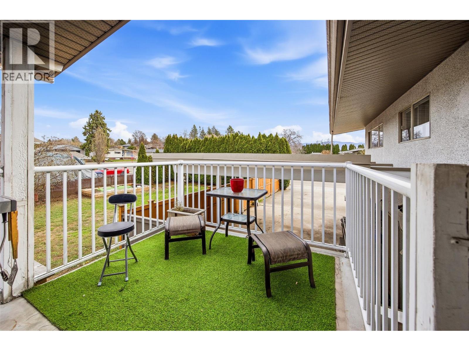 1394 Lombardy Square, Kelowna, British Columbia  V1Y 3S4 - Photo 32 - 10380701