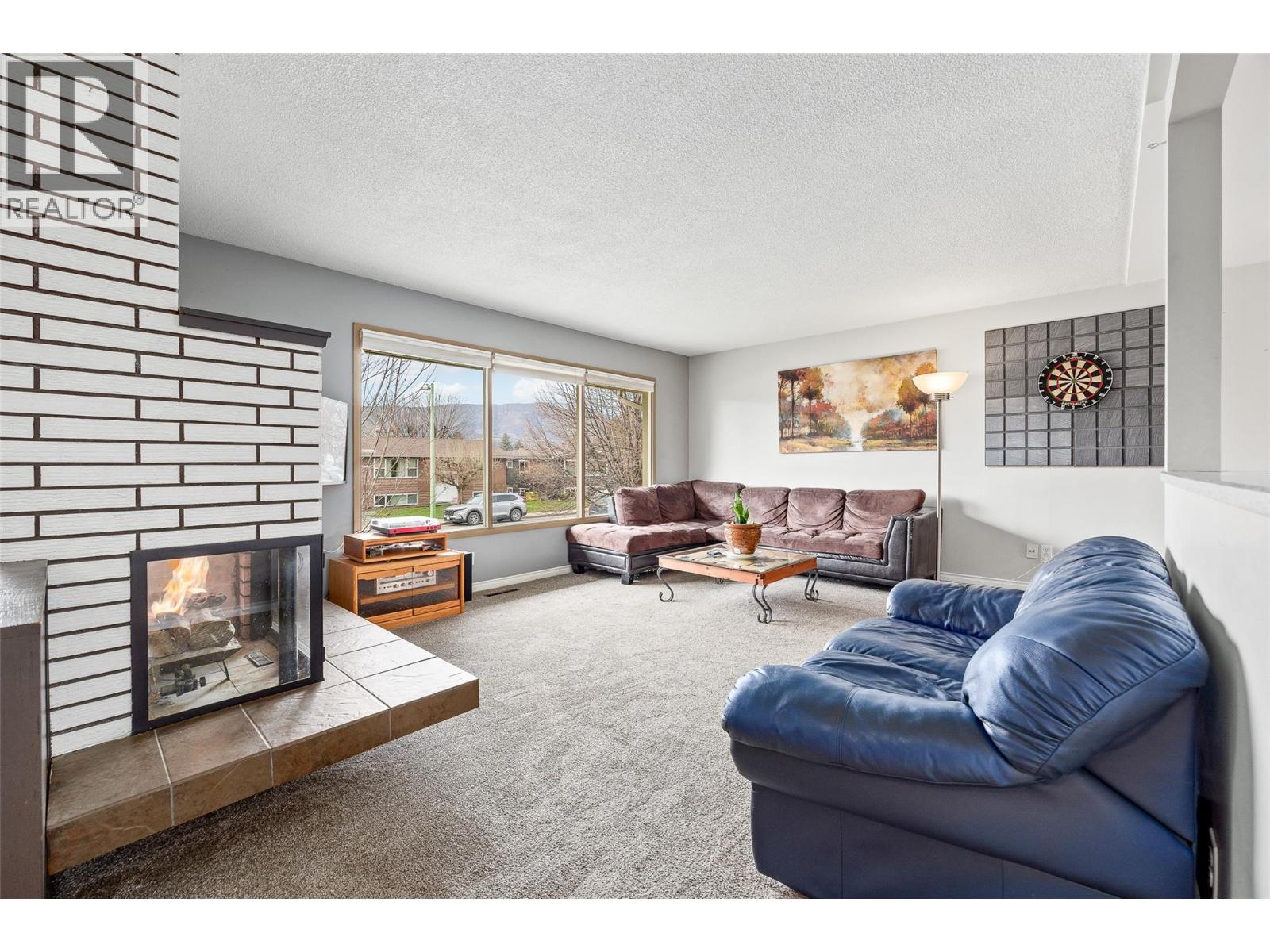 1394 Lombardy Square, Kelowna, British Columbia  V1Y 3S4 - Photo 4 - 10380701