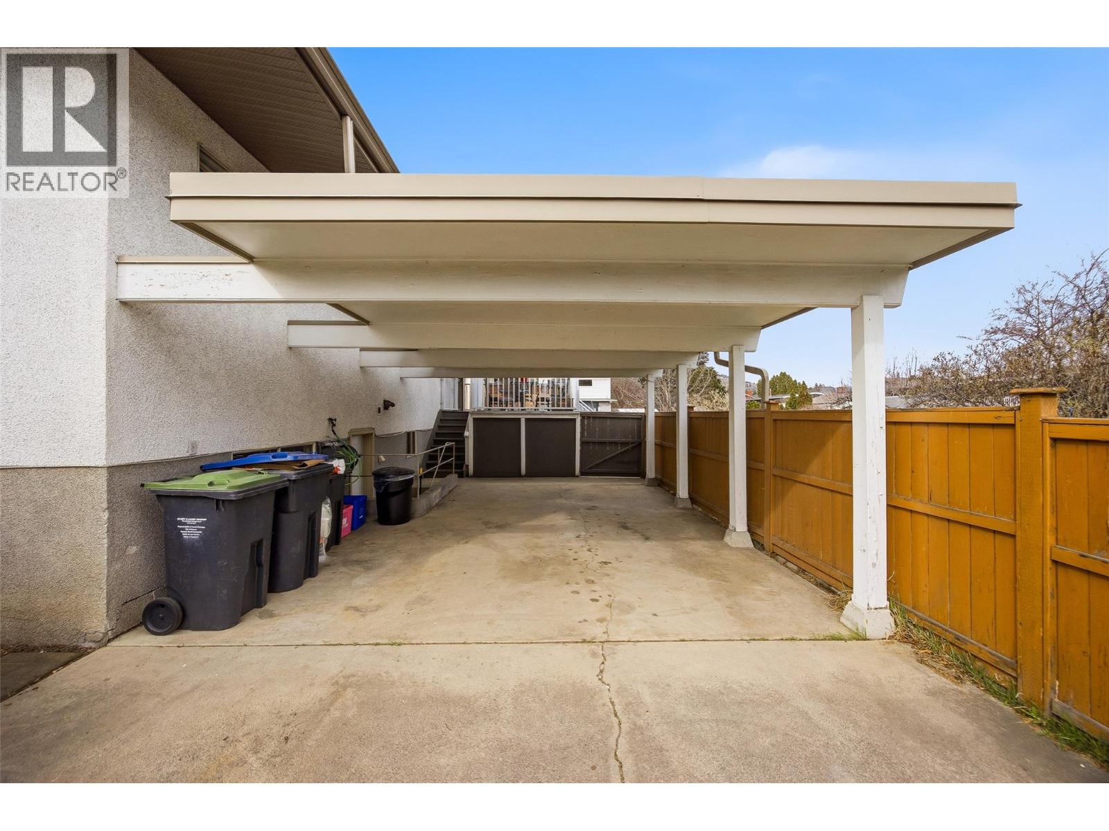 1394 Lombardy Square, Kelowna, British Columbia  V1Y 3S4 - Photo 43 - 10380701