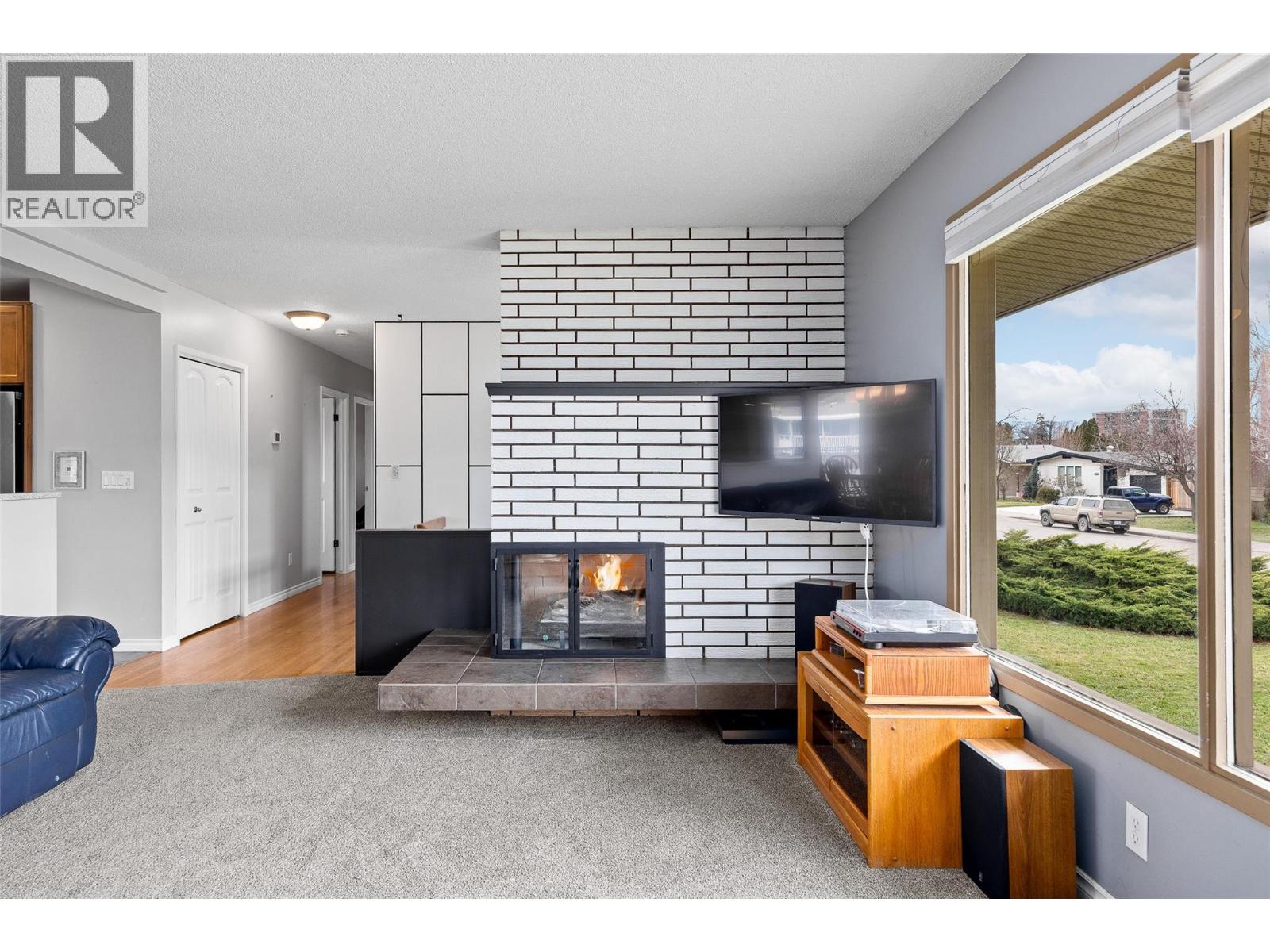 1394 Lombardy Square, Kelowna, British Columbia  V1Y 3S4 - Photo 6 - 10380701
