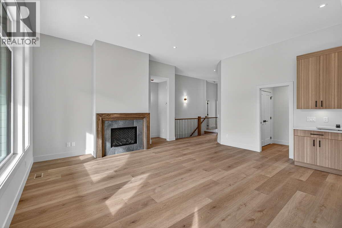 2125 Montenegro Drive, Kelowna, British Columbia  V1P 0B2 - Photo 10 - 10380778