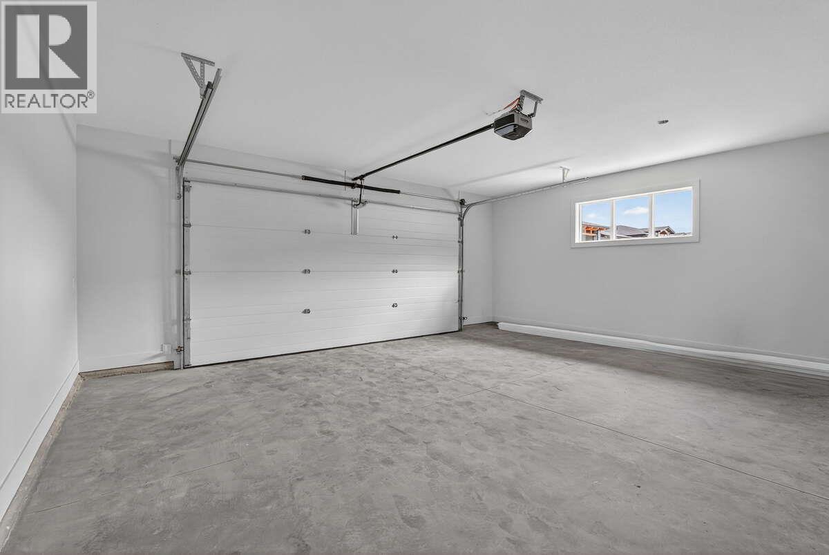 2125 Montenegro Drive, Kelowna, British Columbia  V1P 0B2 - Photo 30 - 10380778