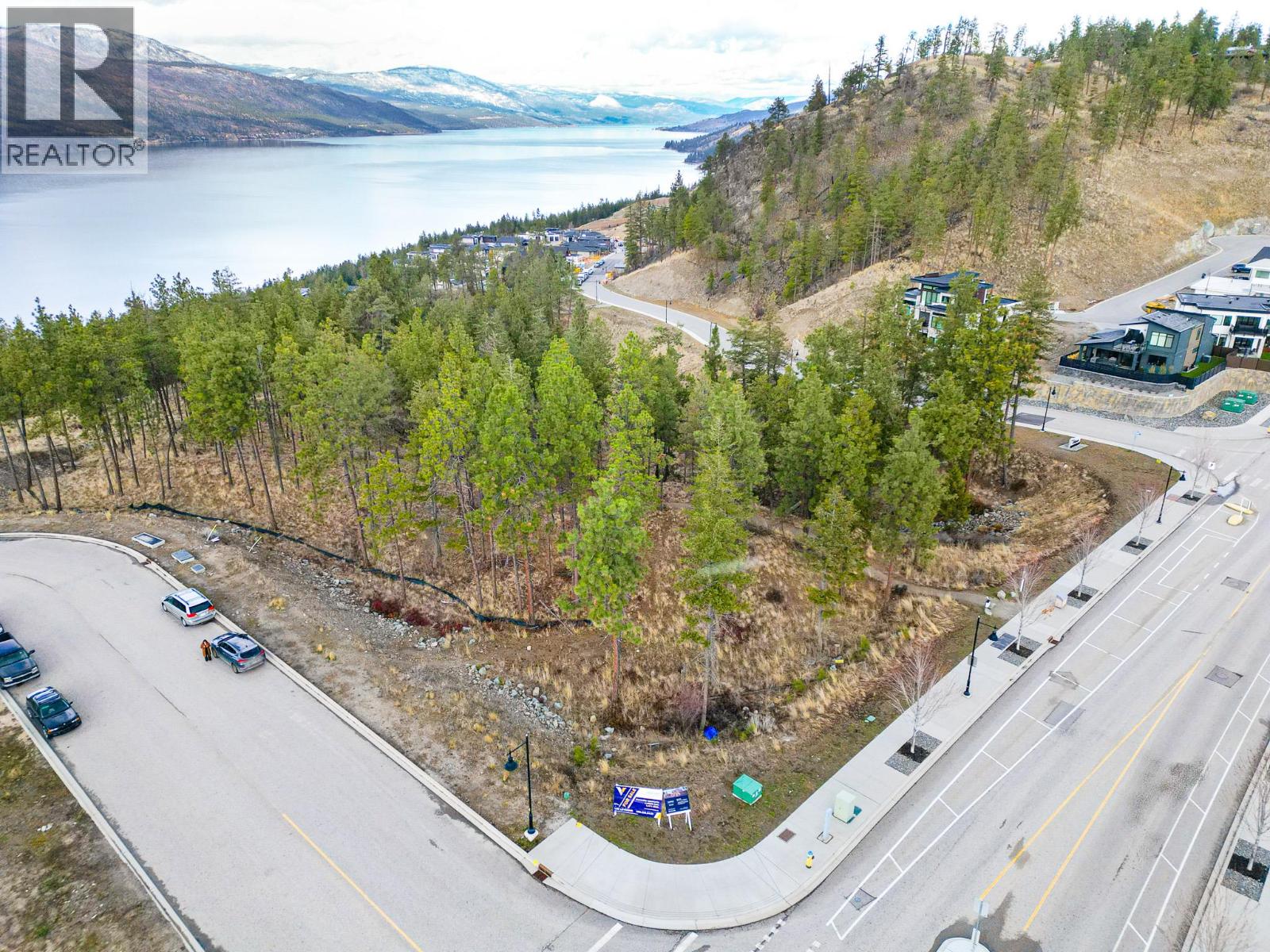 1810 Hilltop Crescent, Kelowna, British Columbia  V1V 2R1 - Photo 2 - 10380758