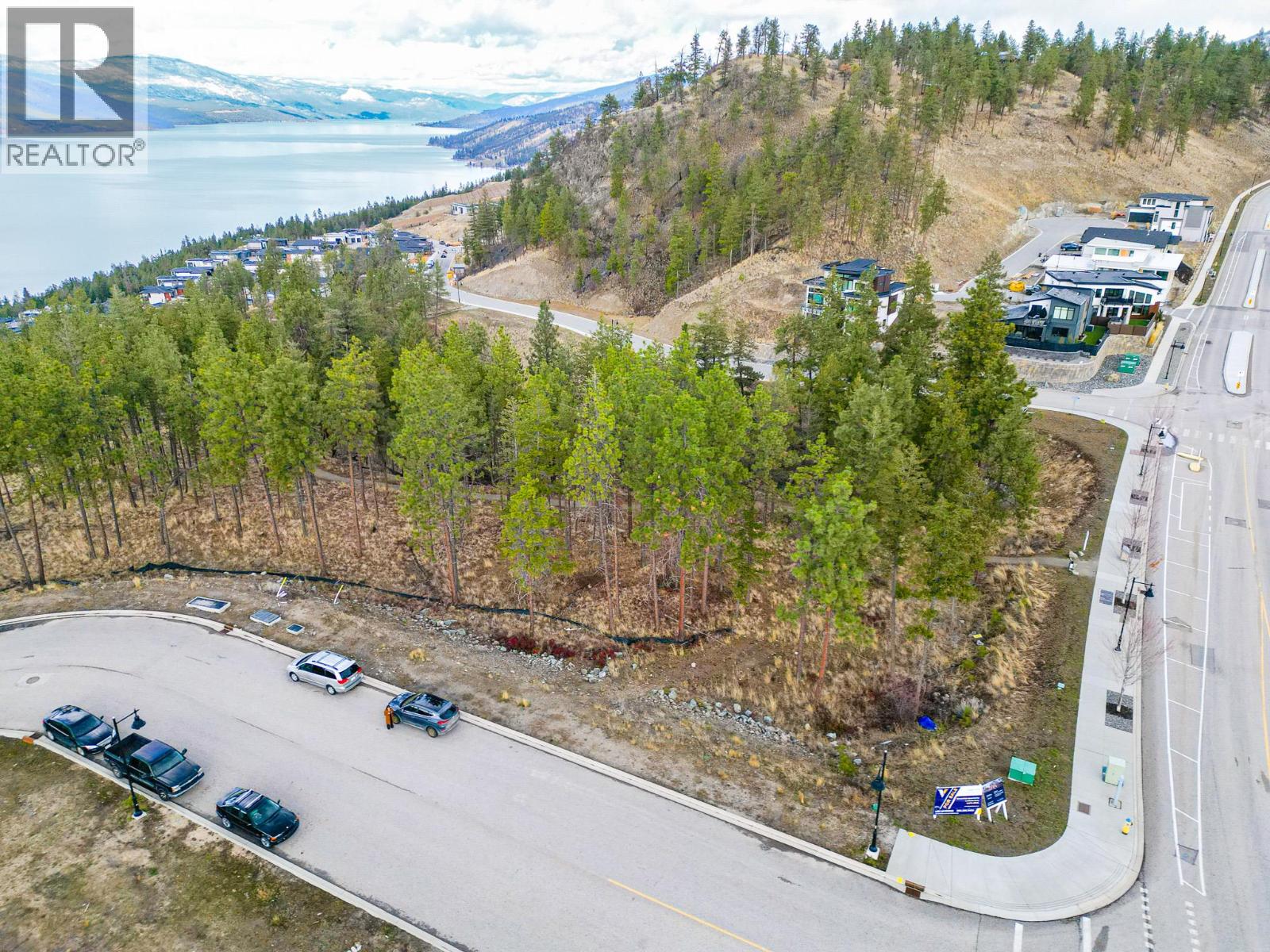 1810 Hilltop Crescent, Kelowna, British Columbia  V1V 2R1 - Photo 3 - 10380758