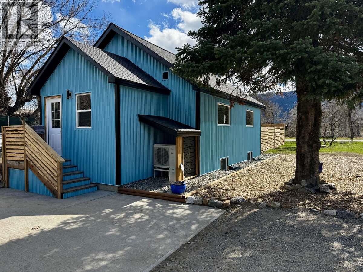 987 Kettle River Drive, Grand Forks, British Columbia  V0H 1H0 - Photo 2 - 10380784