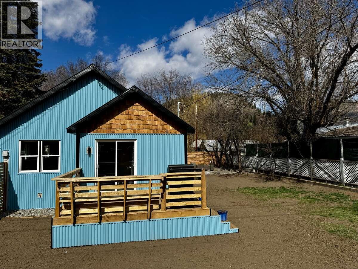 987 Kettle River Drive, Grand Forks, British Columbia  V0H 1H0 - Photo 3 - 10380784