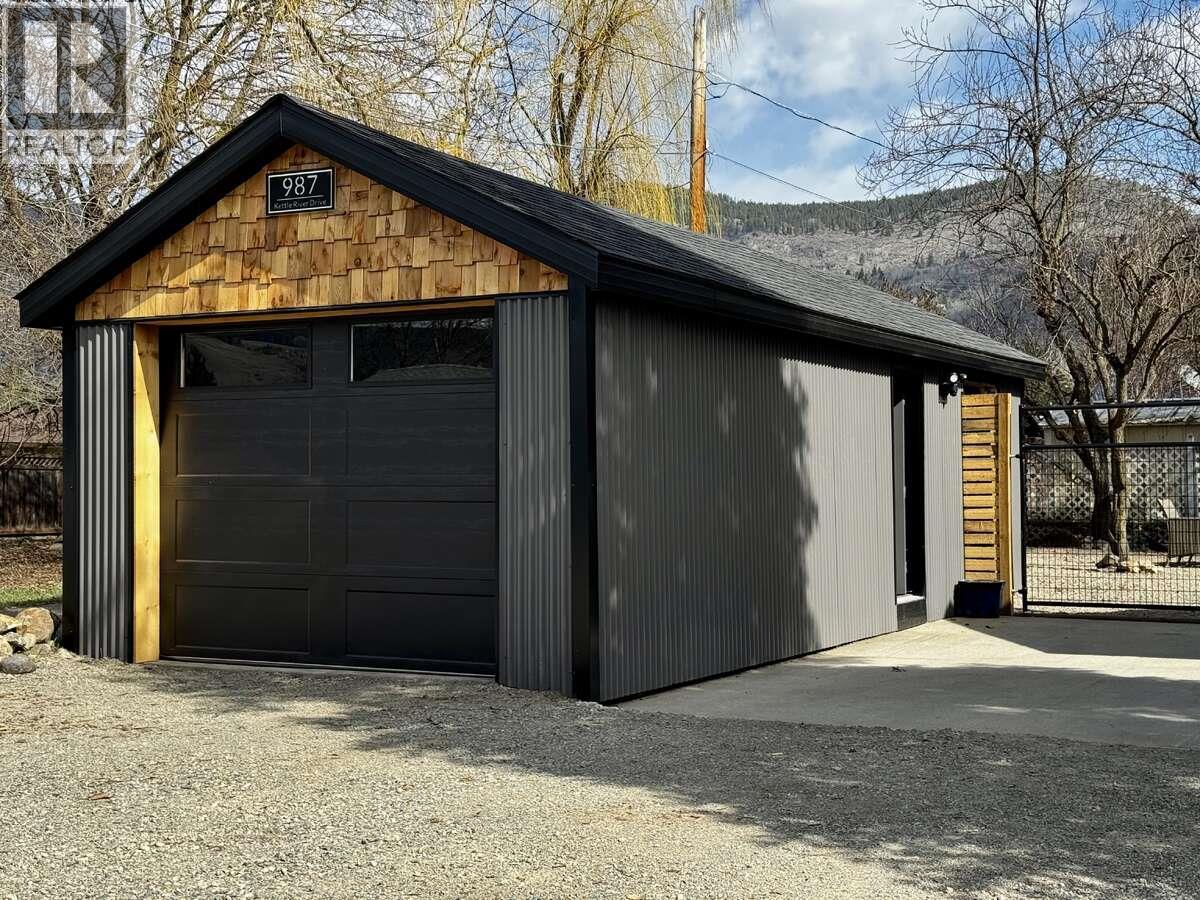 987 Kettle River Drive, Grand Forks, British Columbia  V0H 1H0 - Photo 31 - 10380784