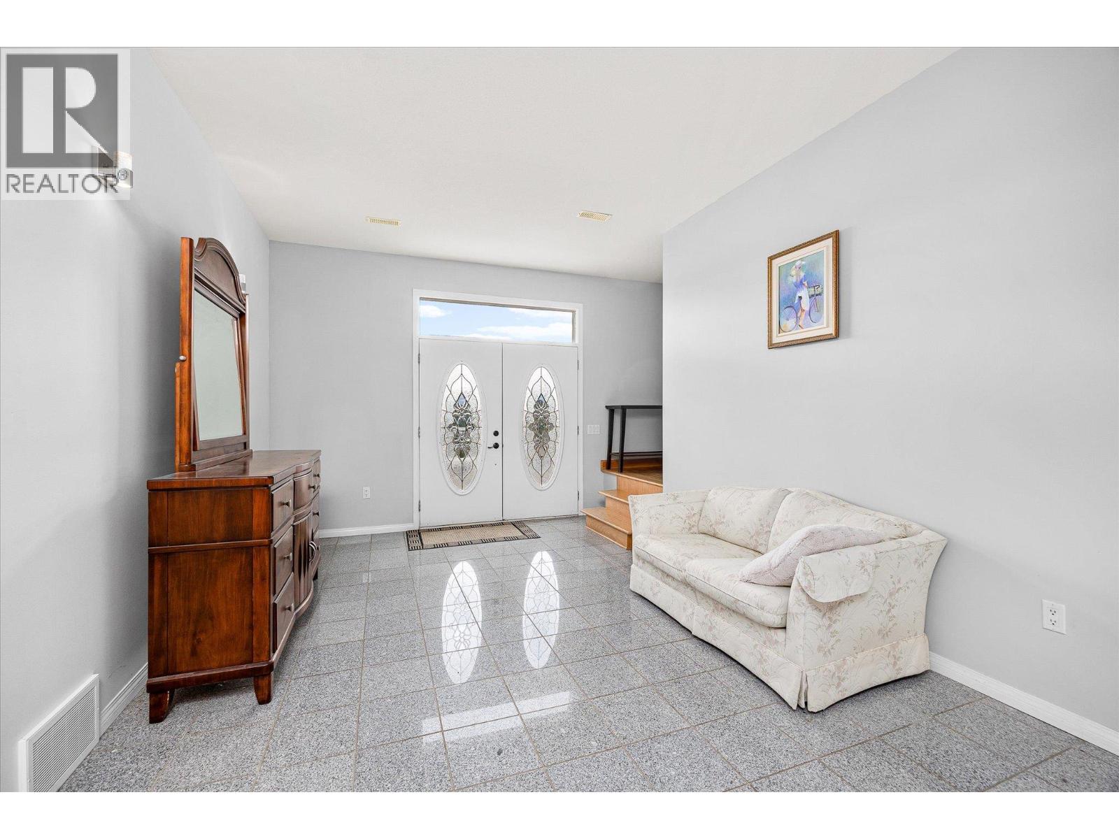 3765 Lornell Crescent, Peachland, British Columbia  V0H 1X2 - Photo 5 - 10380240