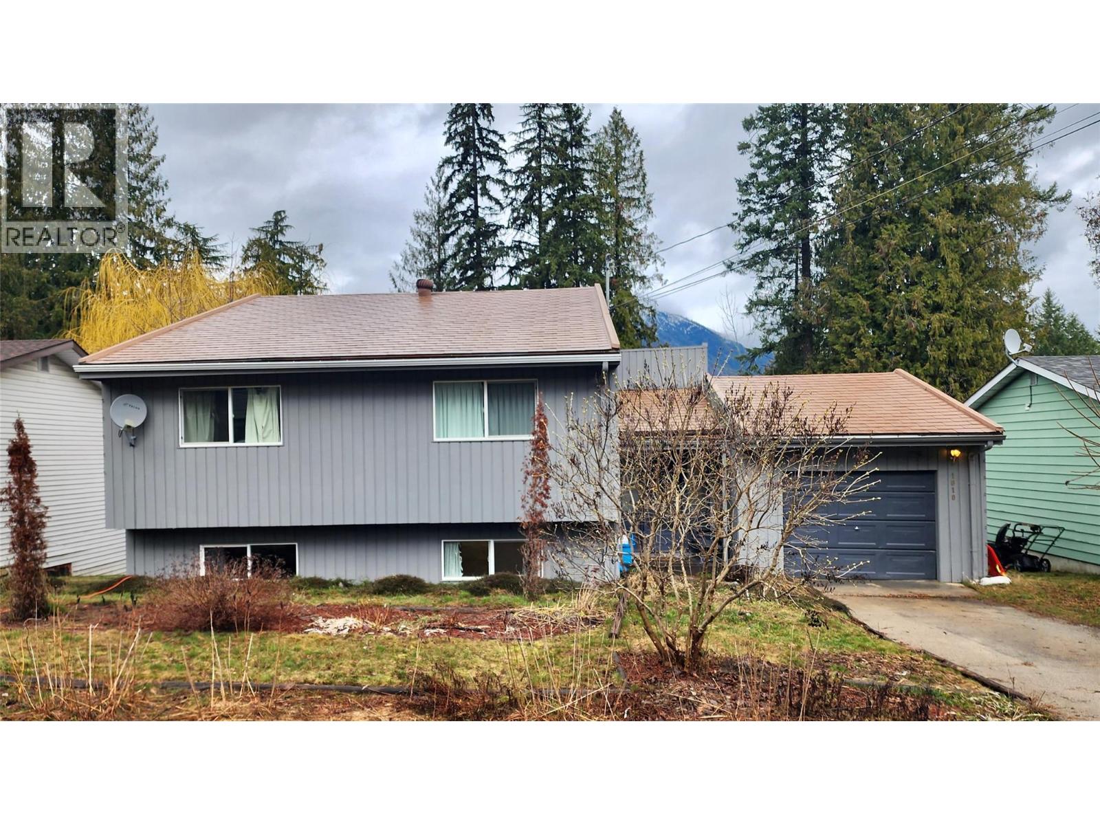 1010 GILKER Street, nelson, British Columbia