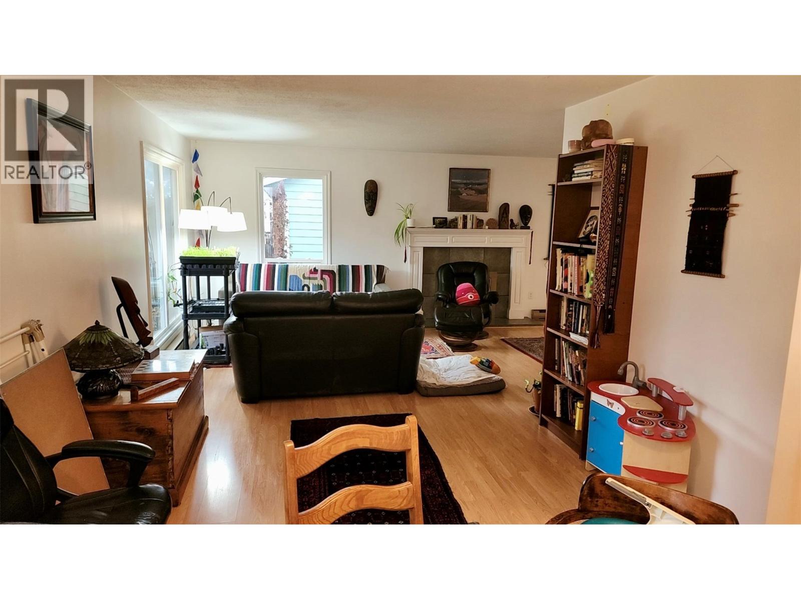 1010 Gilker Street, Nelson, British Columbia  V1L 5V4 - Photo 12 - 10380423
