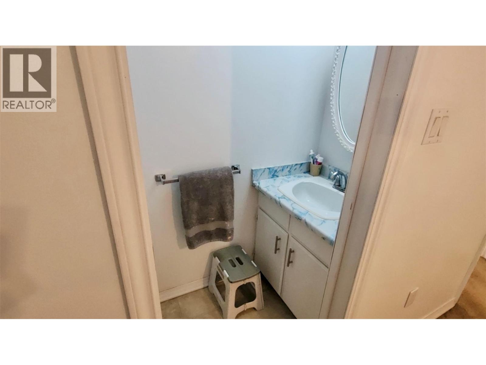1010 Gilker Street, Nelson, British Columbia  V1L 5V4 - Photo 23 - 10380423