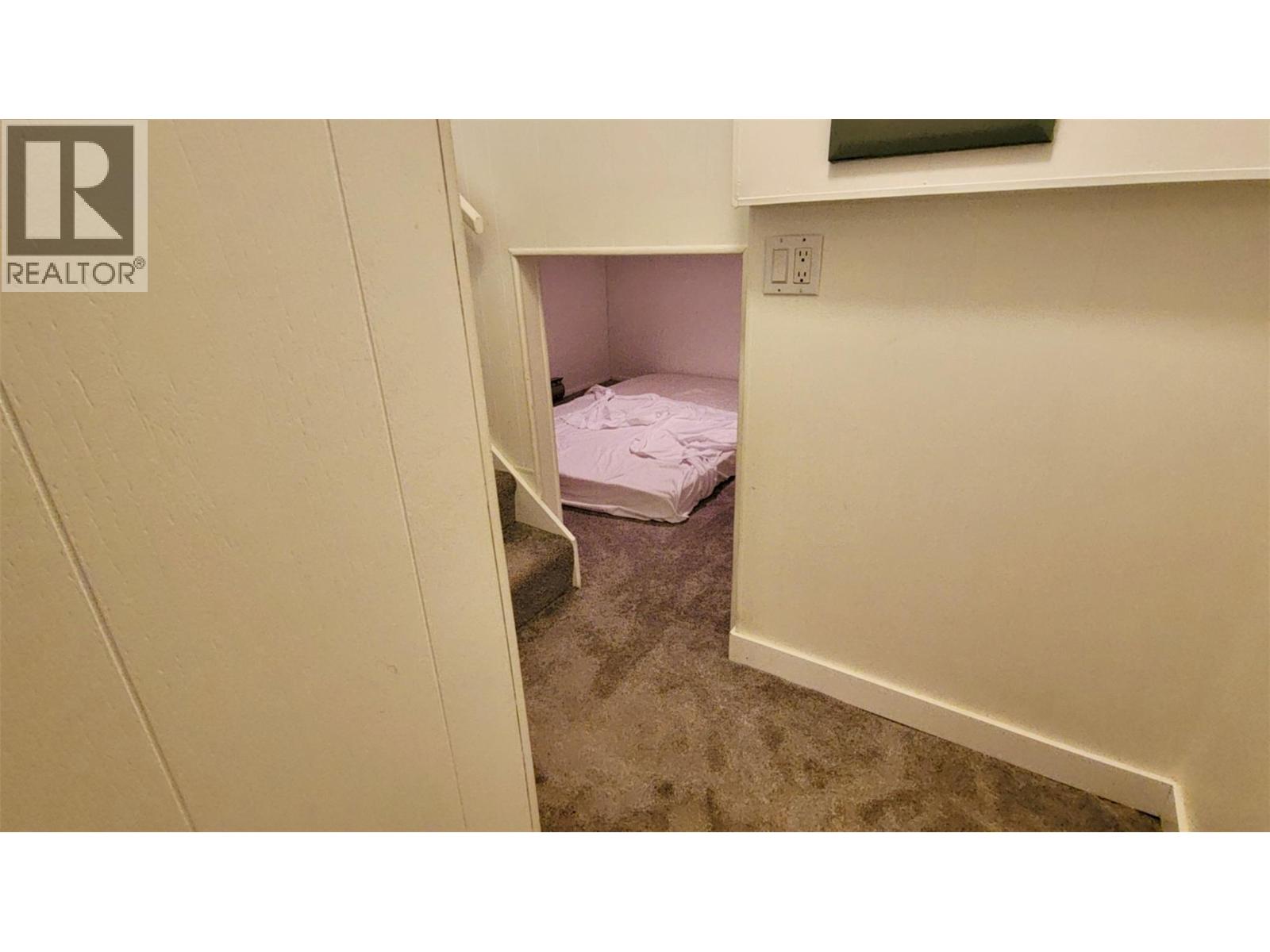 1010 Gilker Street, Nelson, British Columbia  V1L 5V4 - Photo 32 - 10380423