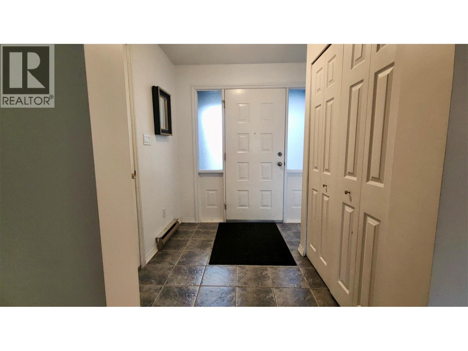 1010 Gilker Street, Nelson, British Columbia  V1L 5V4 - Photo 5 - 10380423