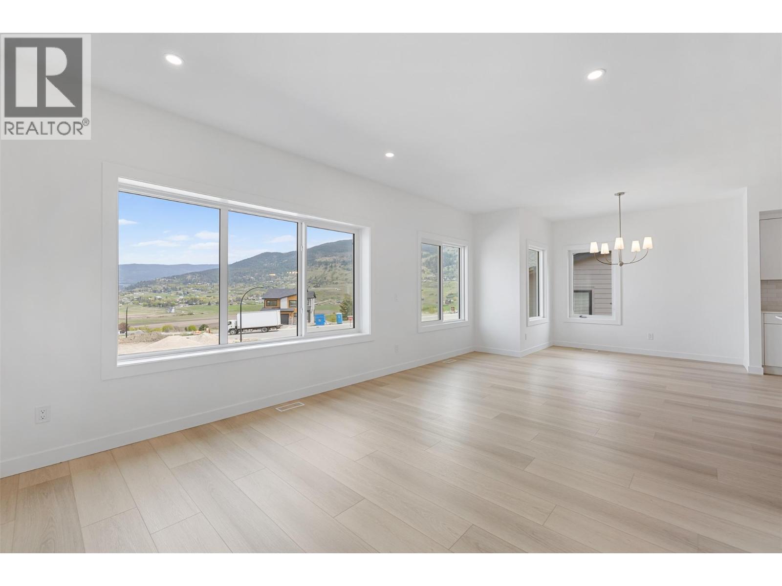 442 Arrowleaf Rise, Coldstream, British Columbia  V1B 2M4 - Photo 10 - 10380743