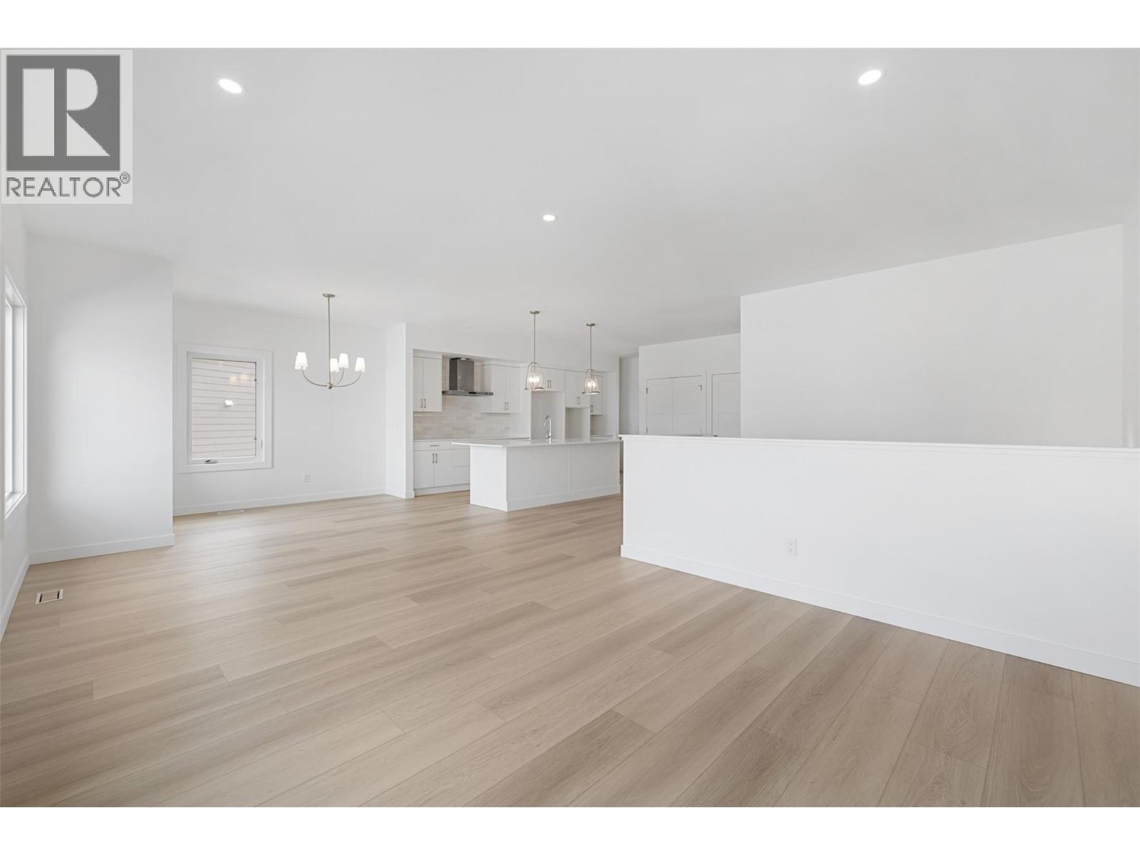 442 Arrowleaf Rise, Coldstream, British Columbia  V1B 2M4 - Photo 12 - 10380743