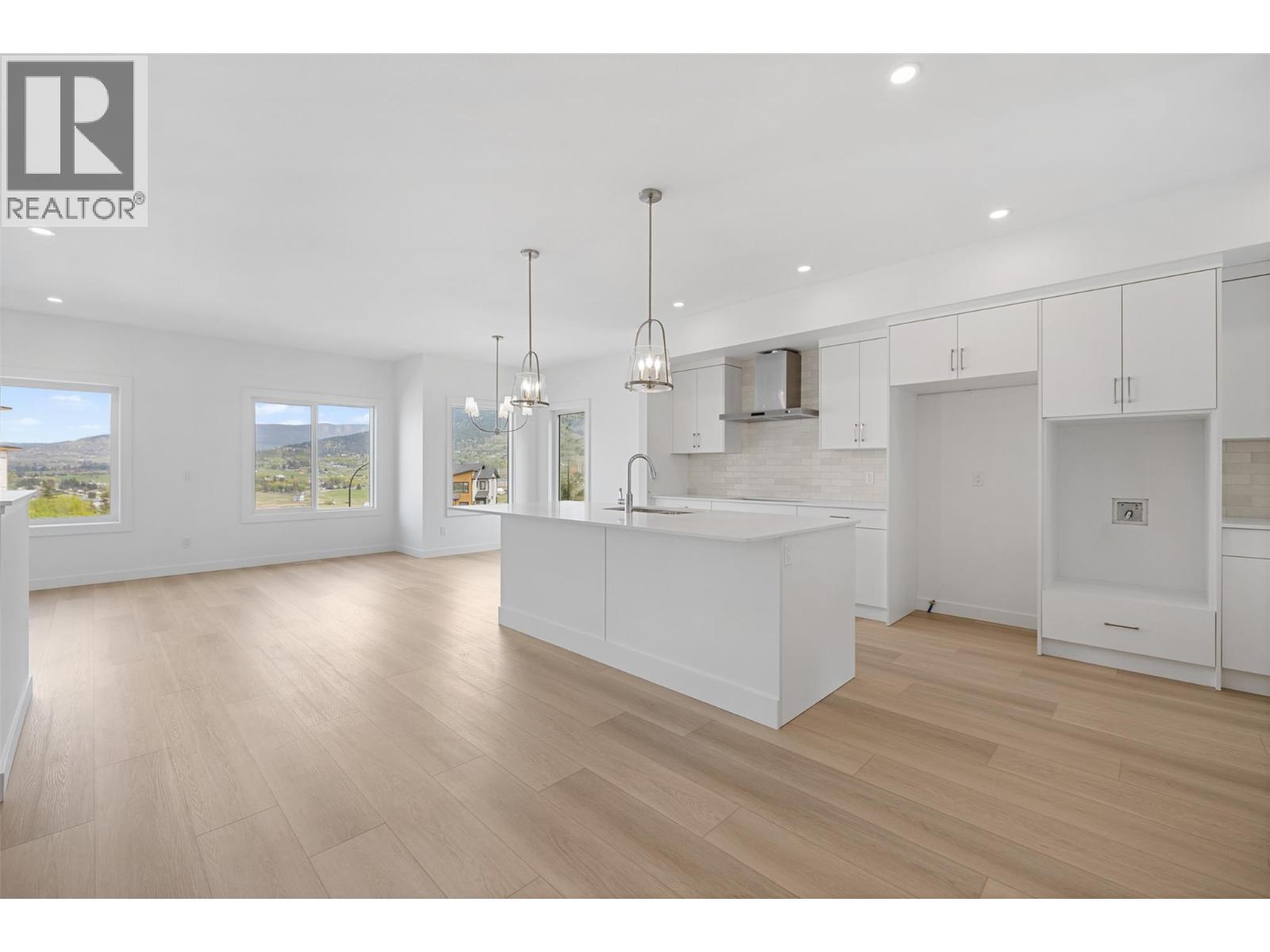 442 Arrowleaf Rise, Coldstream, British Columbia  V1B 2M4 - Photo 19 - 10380743