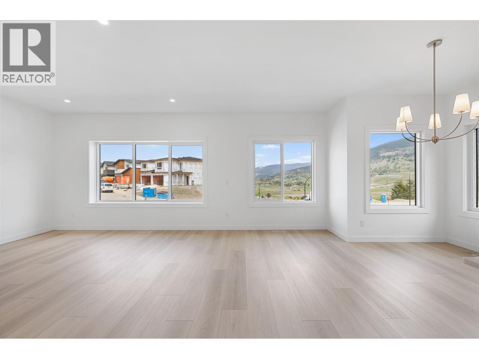 442 Arrowleaf Rise, Coldstream, British Columbia  V1B 2M4 - Photo 8 - 10380743