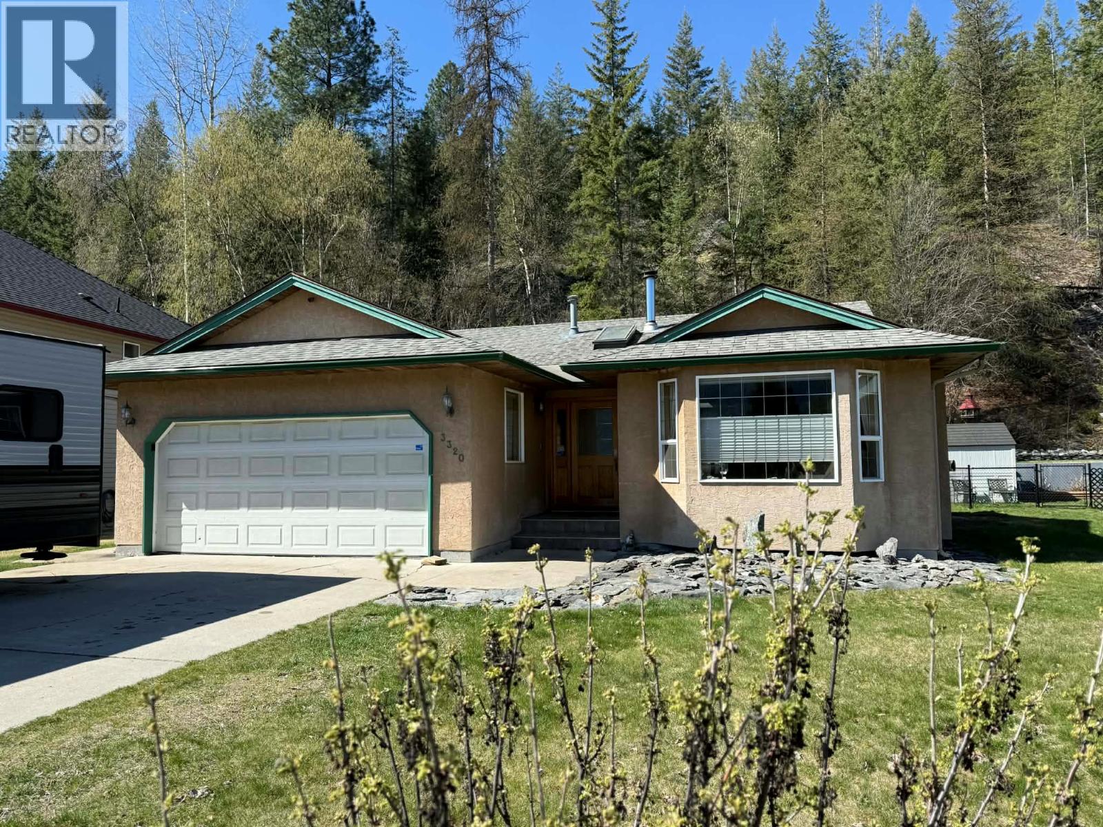 3320 14th Avenue, castlegar, British Columbia