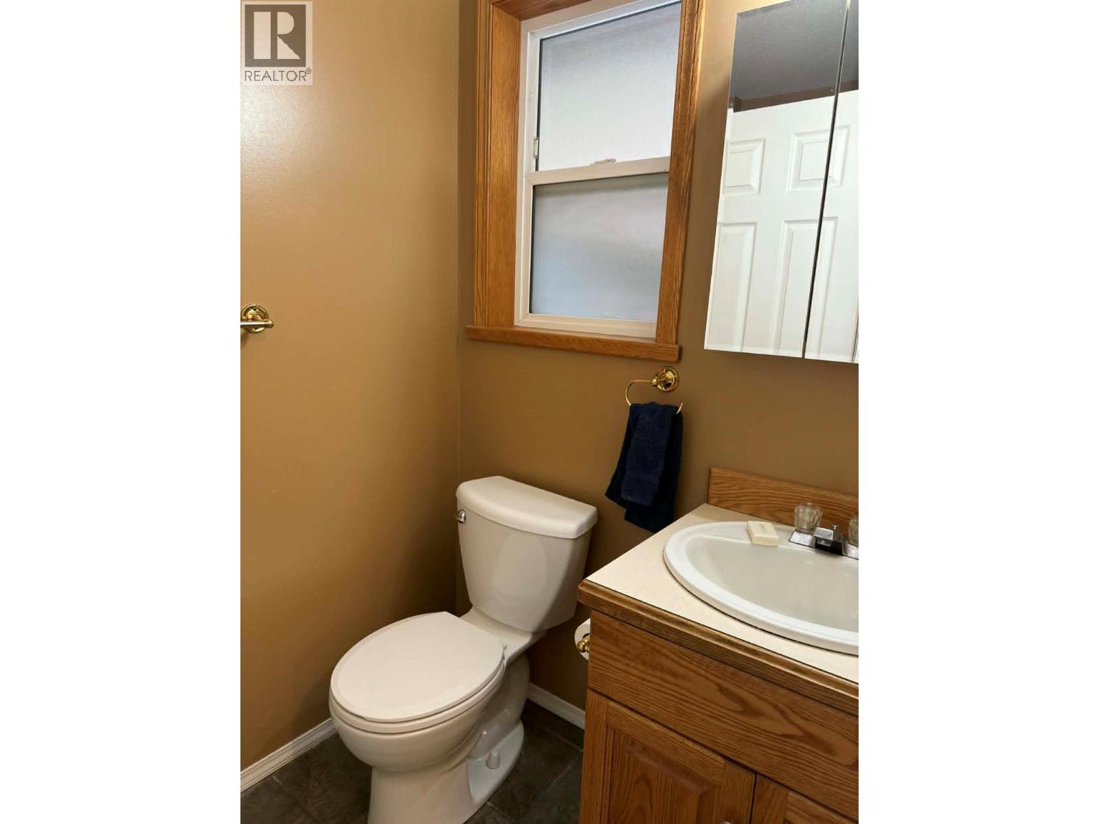 3320 14th Avenue, Castlegar, British Columbia  V1N 4G1 - Photo 12 - 10380618
