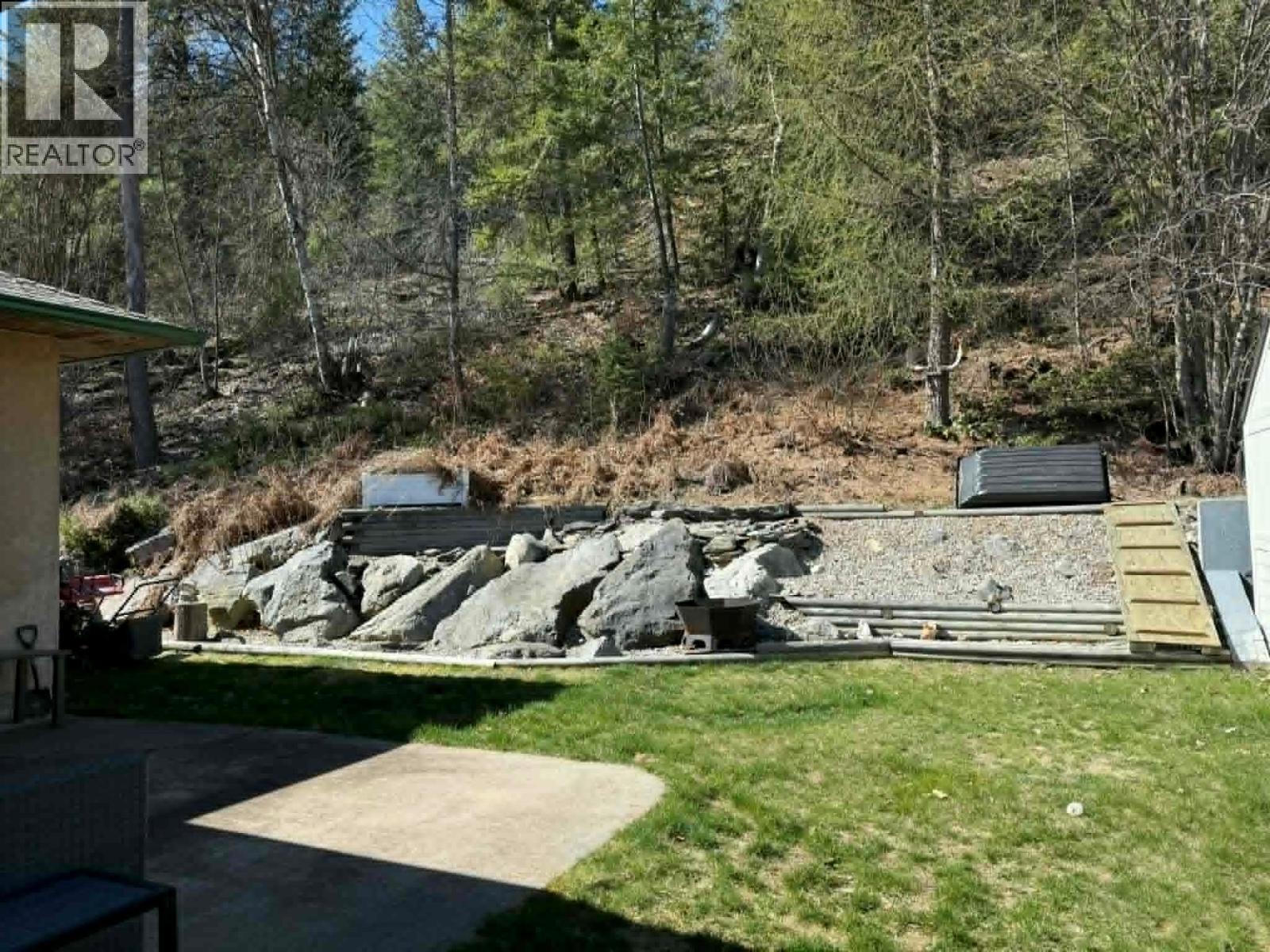 3320 14th Avenue, Castlegar, British Columbia  V1N 4G1 - Photo 30 - 10380618