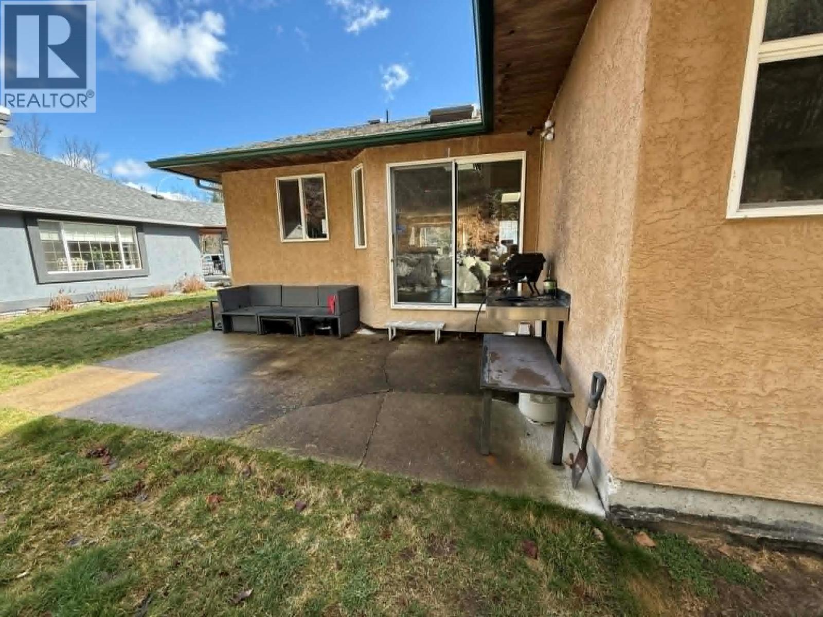 3320 14th Avenue, Castlegar, British Columbia  V1N 4G1 - Photo 31 - 10380618