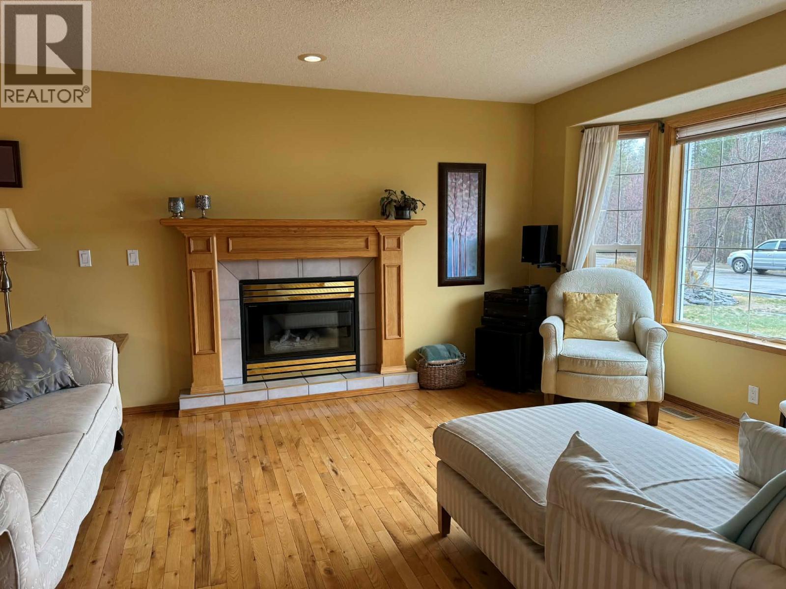 3320 14th Avenue, Castlegar, British Columbia  V1N 4G1 - Photo 4 - 10380618