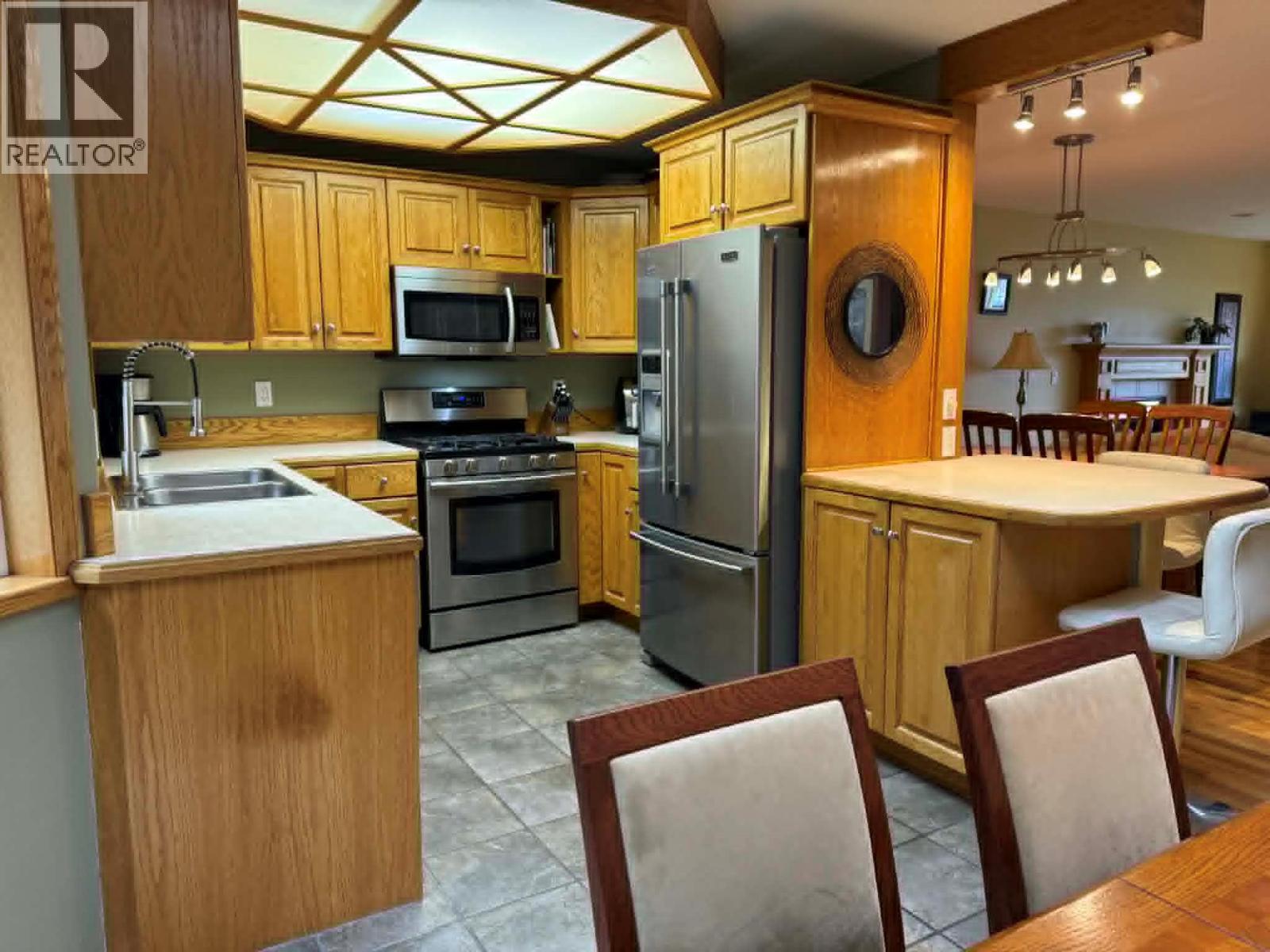 3320 14th Avenue, Castlegar, British Columbia  V1N 4G1 - Photo 9 - 10380618
