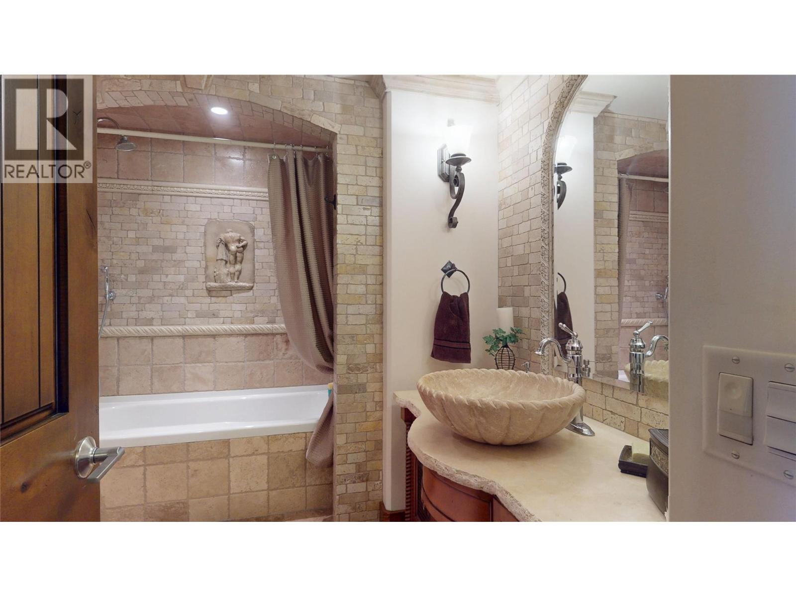 4200 Beach Avenue Unit# 201, Peachland, British Columbia  V0H 1X6 - Photo 36 - 10380737