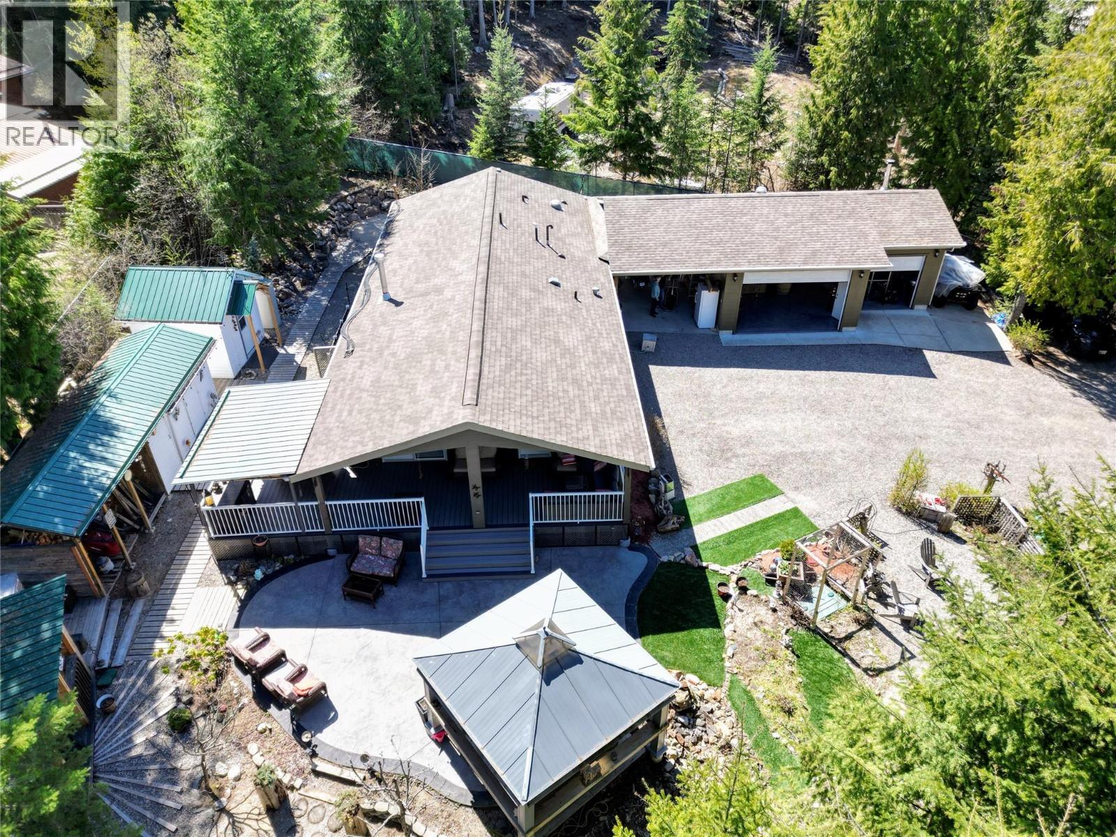 1601 Beech Road, Christina Lake, British Columbia  V0H 1E0 - Photo 2 - 10378905