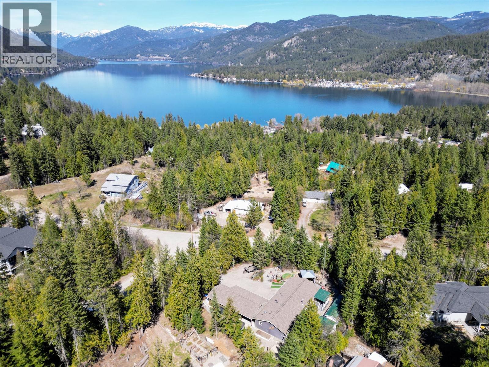 1601 Beech Road, Christina Lake, British Columbia  V0H 1E0 - Photo 3 - 10378905