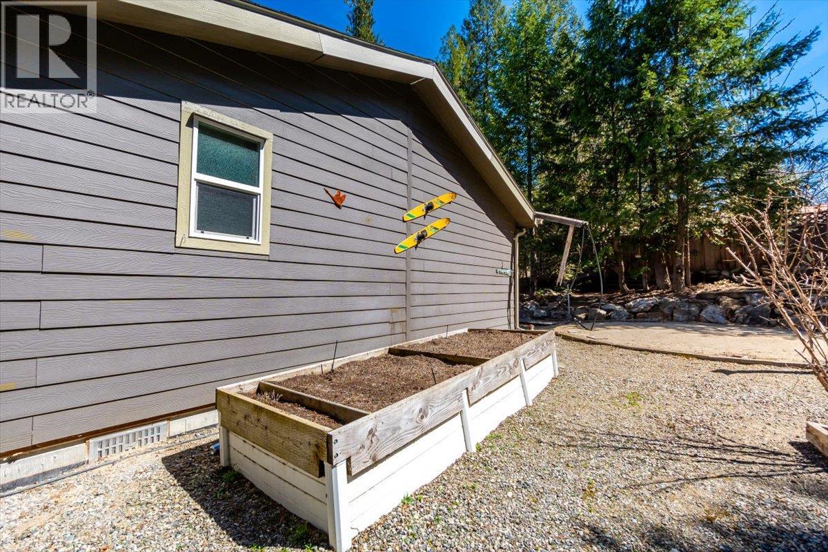 1601 Beech Road, Christina Lake, British Columbia  V0H 1E0 - Photo 30 - 10378905