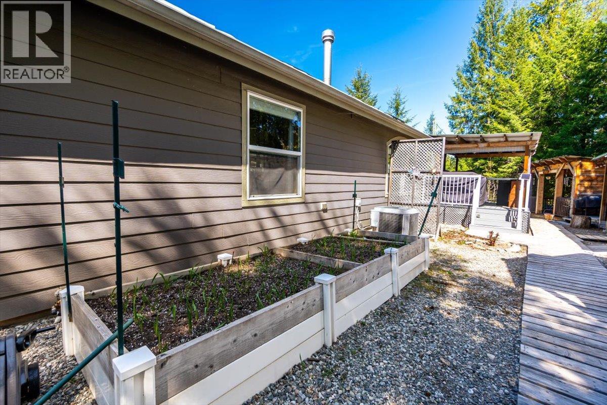 1601 Beech Road, Christina Lake, British Columbia  V0H 1E0 - Photo 31 - 10378905