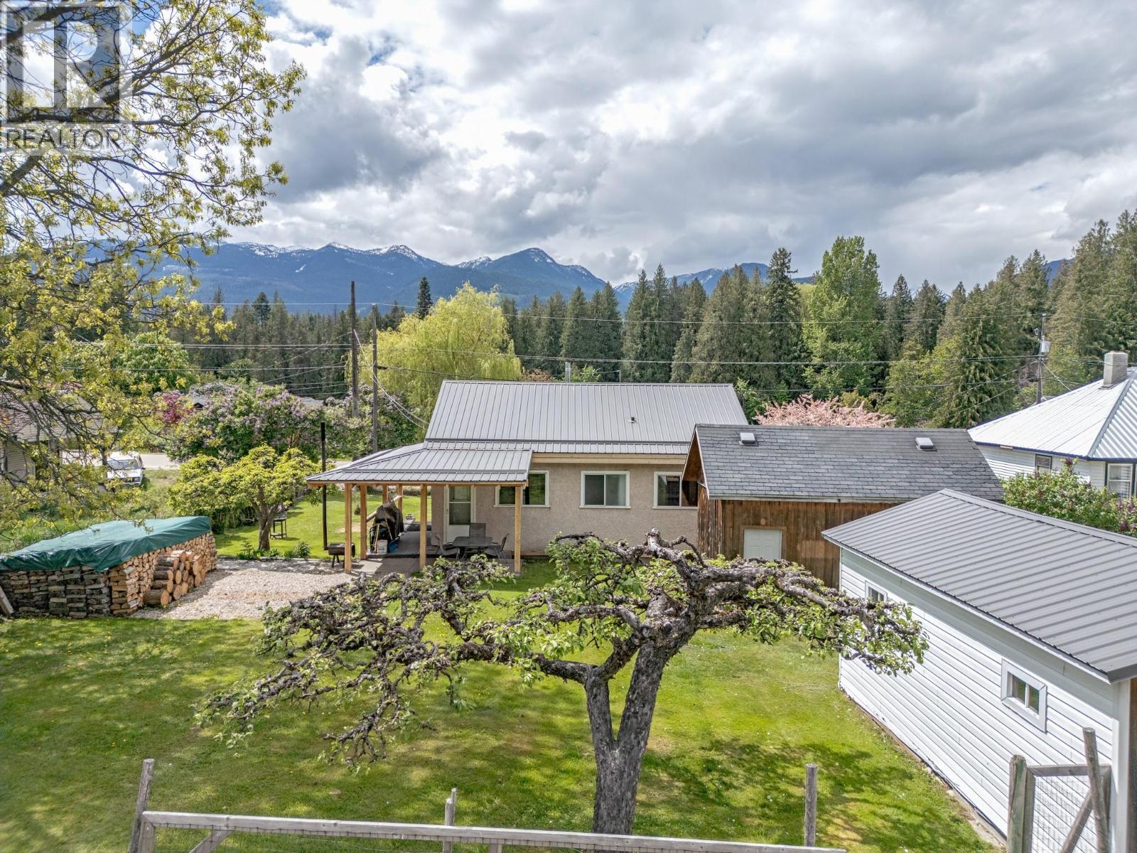 1610 Eastman Avenue, Riondel, British Columbia  V0B 2B0 - Photo 16 - 10380830