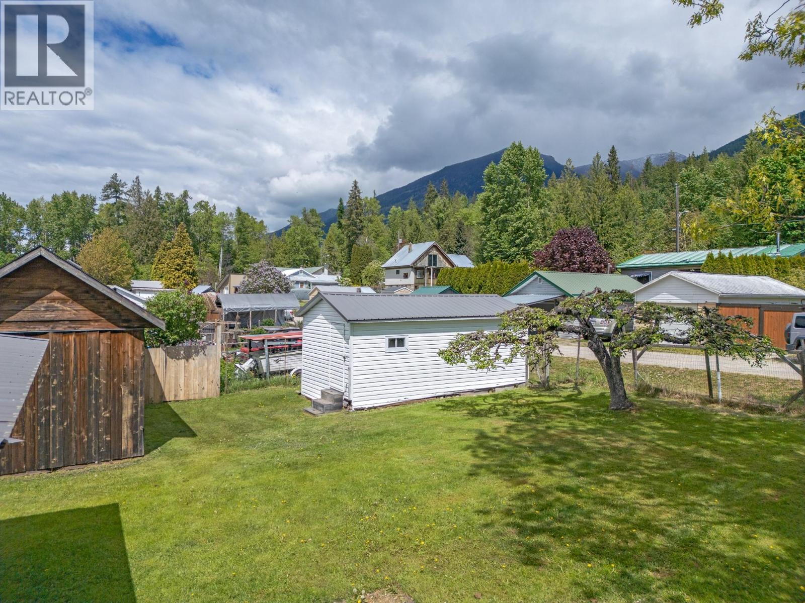 1610 Eastman Avenue, Riondel, British Columbia  V0B 2B0 - Photo 17 - 10380830